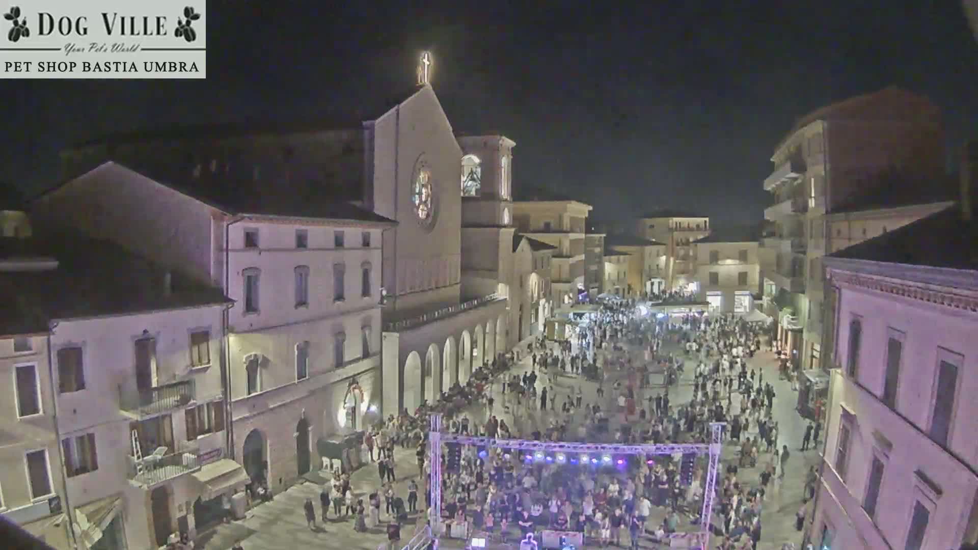 Bastia Umbra, Piazza Giuseppe Mazzini Square Live Cam - Perugia, Umbria, Italy