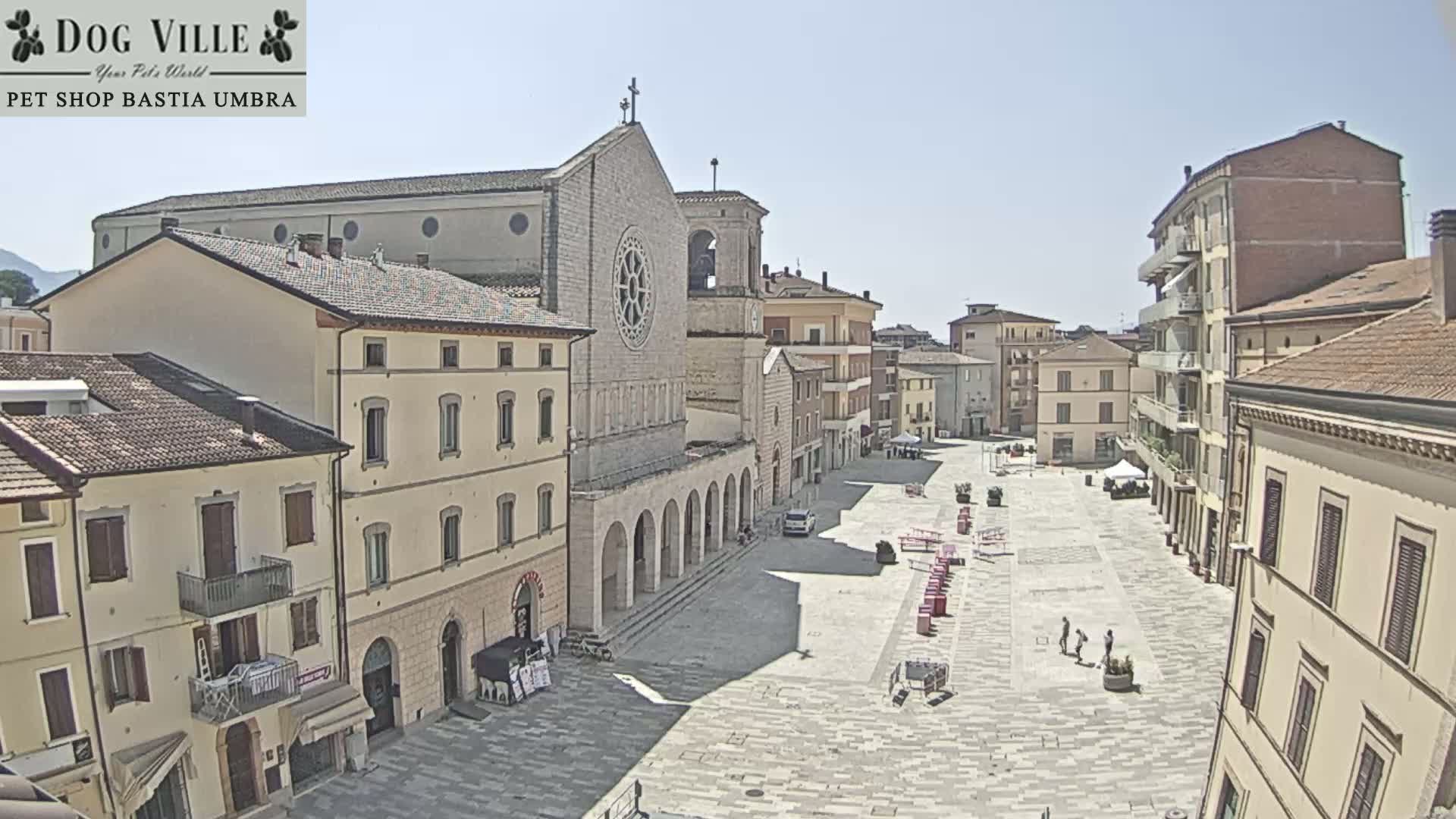 Bastia Umbra, Piazza Giuseppe Mazzini Square Live Cam - Perugia, Umbria, Italy