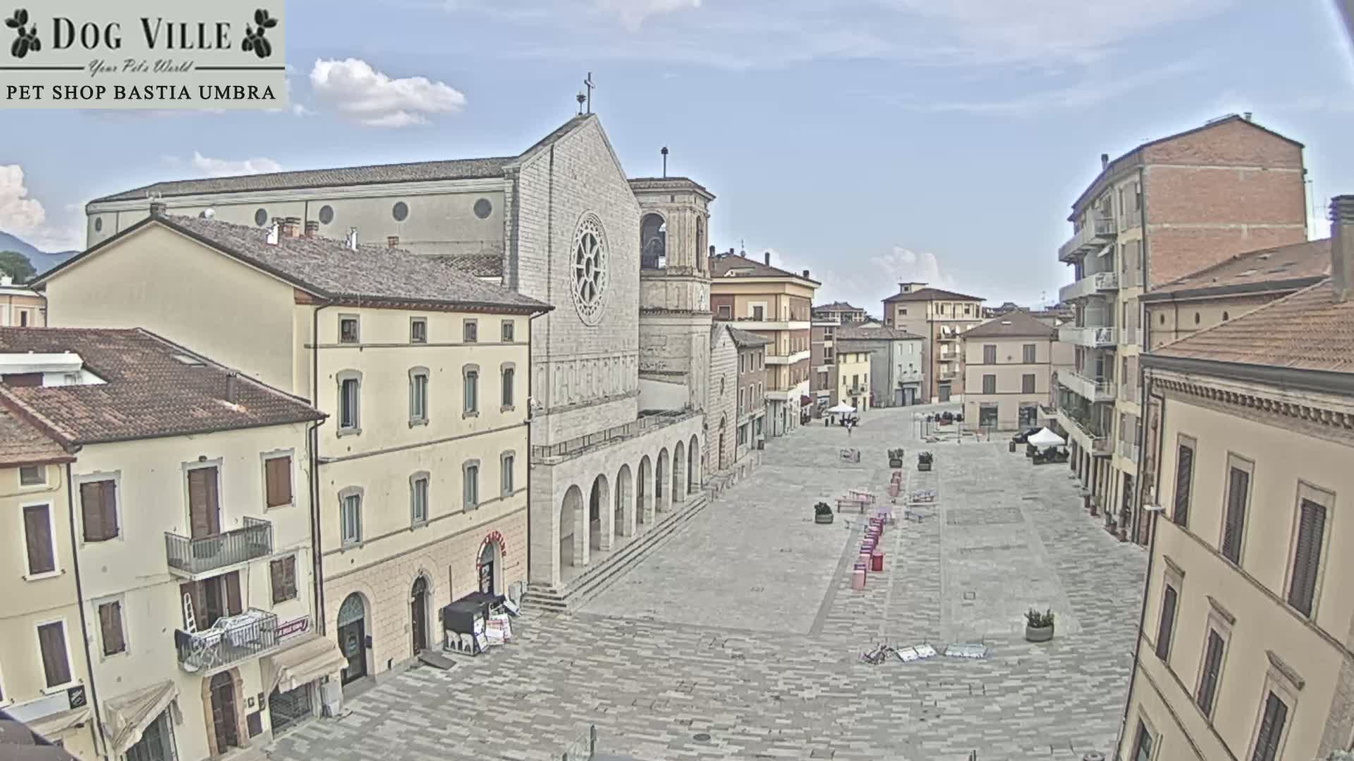 Bastia Umbra, Piazza Giuseppe Mazzini Square Live Cam - Perugia, Umbria, Italy