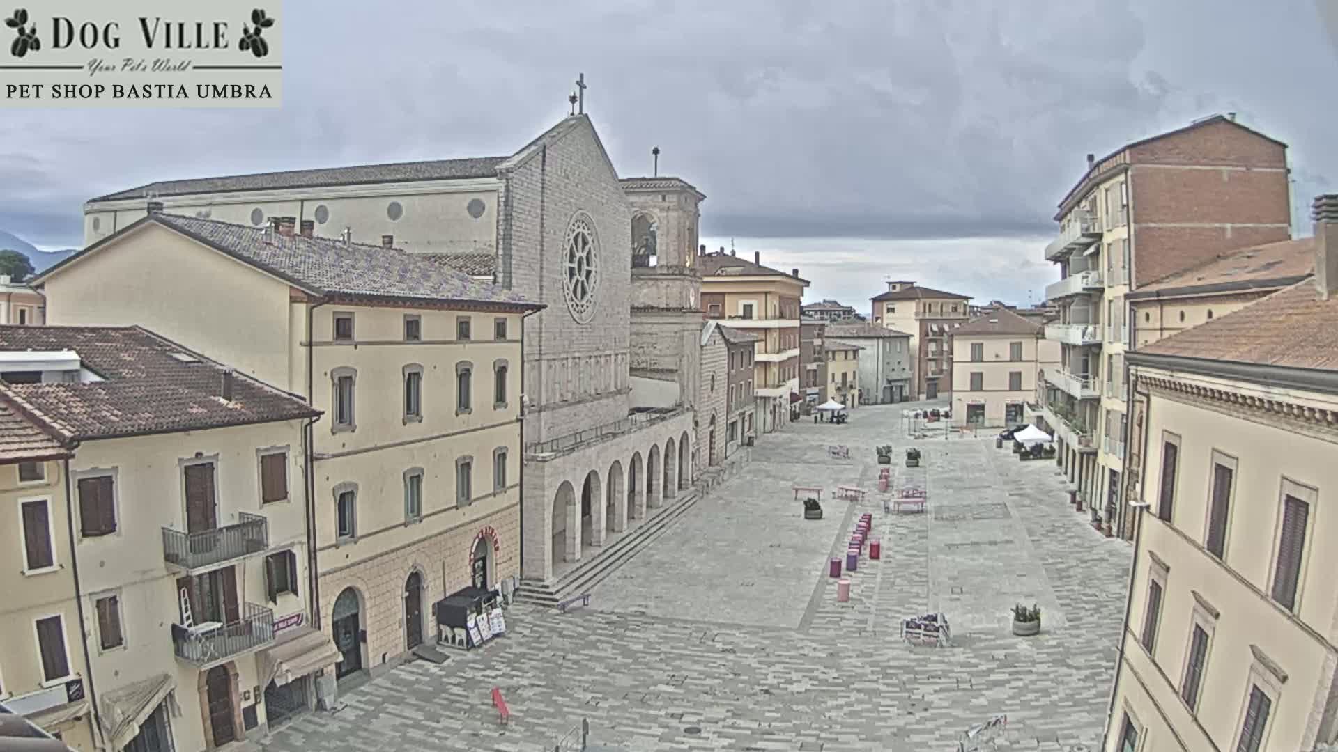 Bastia Umbra, Piazza Giuseppe Mazzini Square Live Cam - Perugia, Umbria, Italy