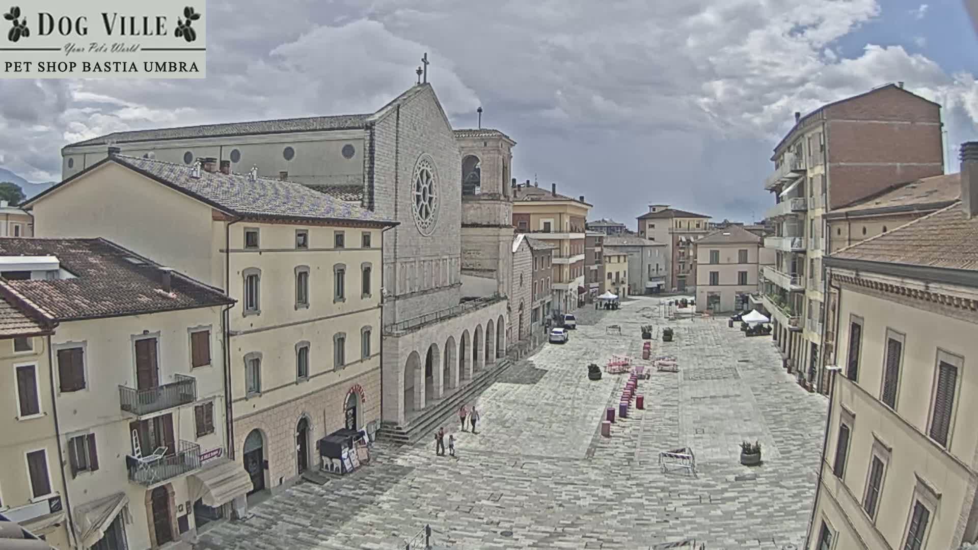 Bastia Umbra, Piazza Giuseppe Mazzini Square Live Cam - Perugia, Umbria, Italy