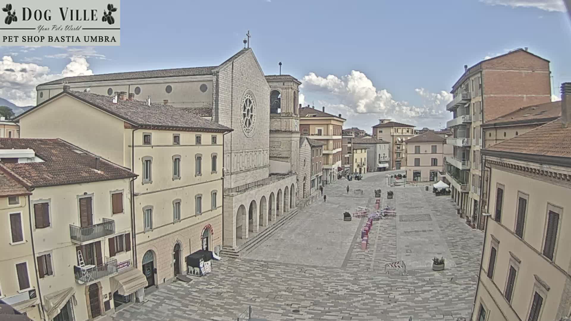 Bastia Umbra, Piazza Giuseppe Mazzini Square Live Cam - Perugia, Umbria, Italy