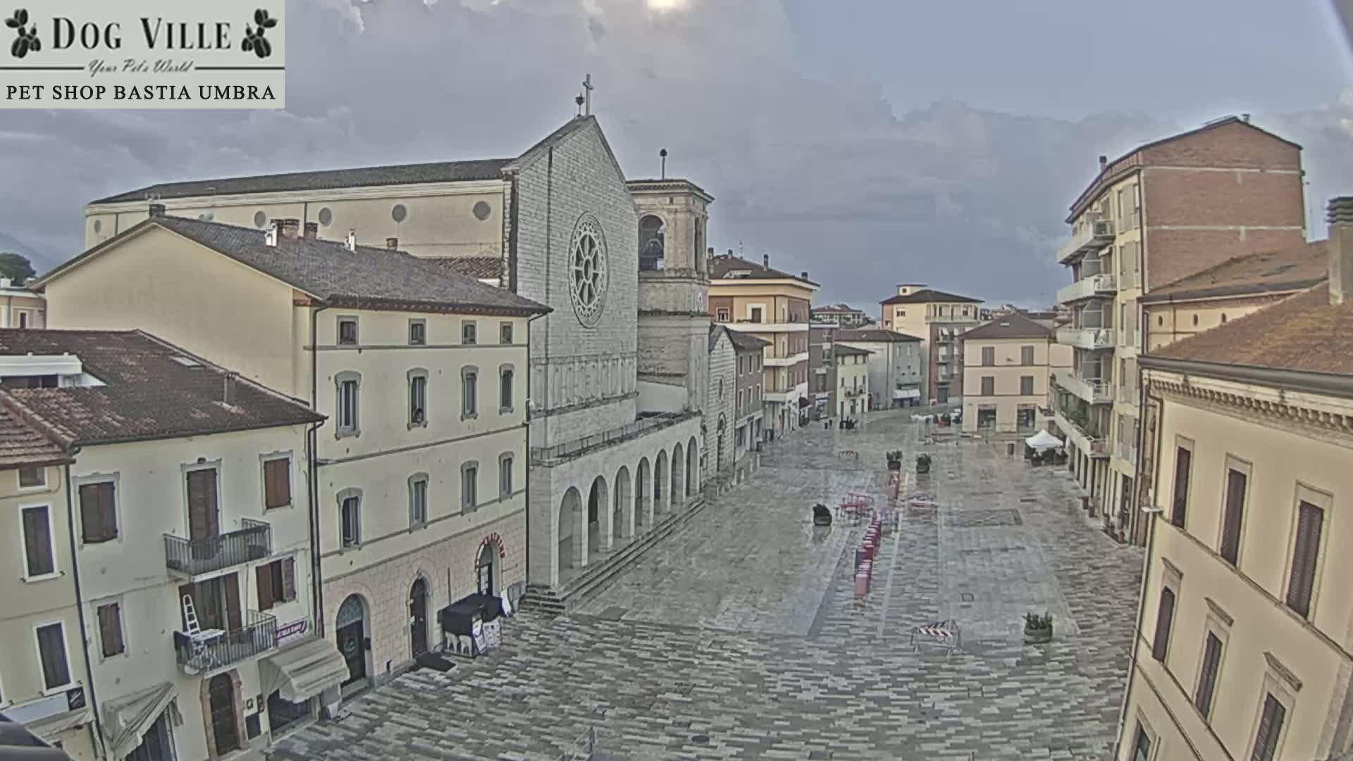 Bastia Umbra, Piazza Giuseppe Mazzini Square Live Cam - Perugia, Umbria, Italy