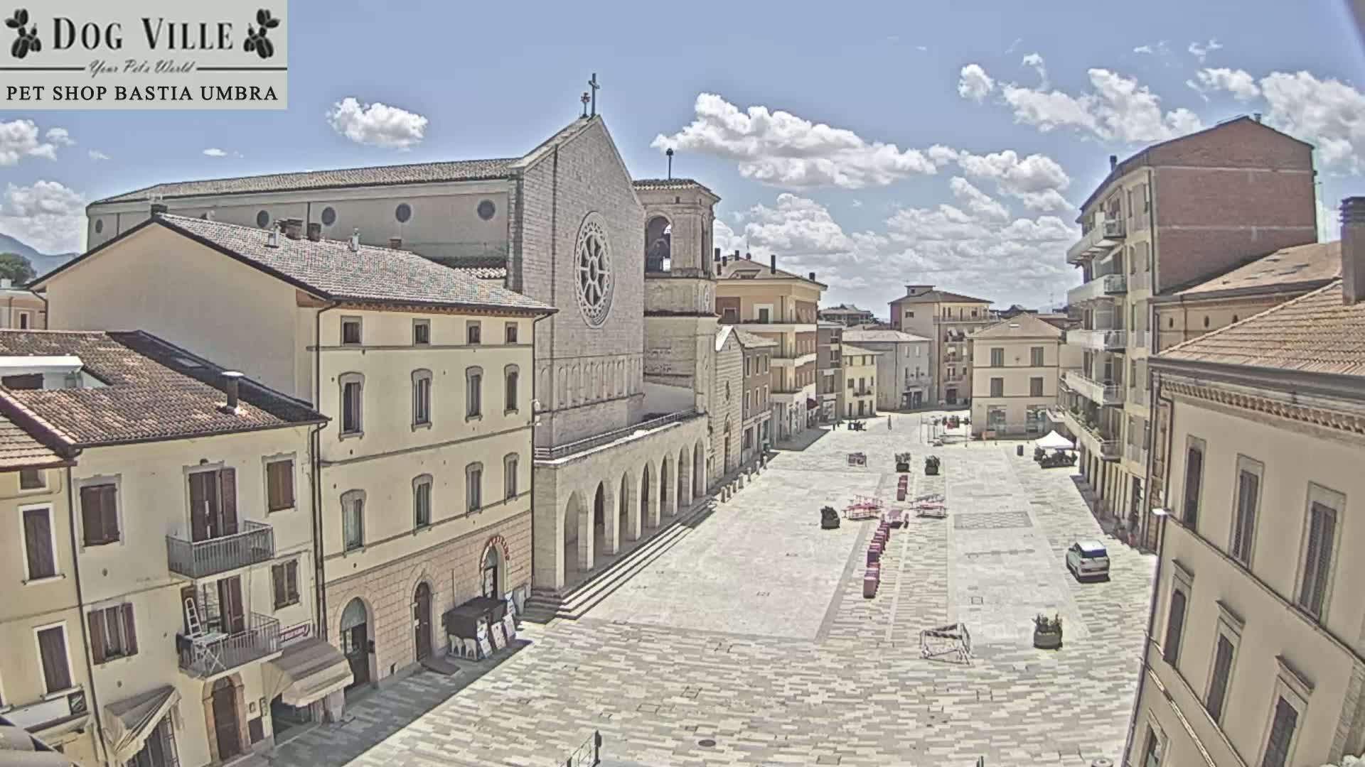 Bastia Umbra, Piazza Giuseppe Mazzini Square Live Cam - Perugia, Umbria, Italy