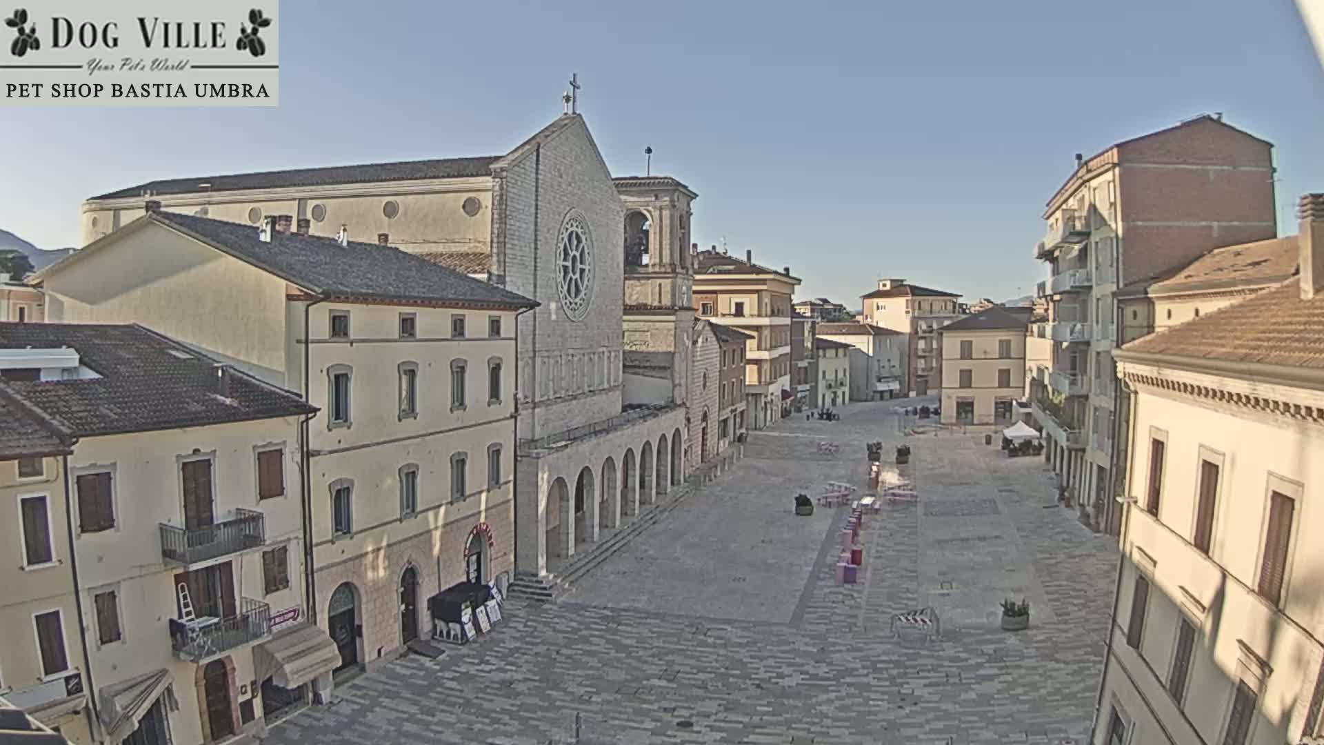 Bastia Umbra, Piazza Giuseppe Mazzini Square Live Cam - Perugia, Umbria, Italy