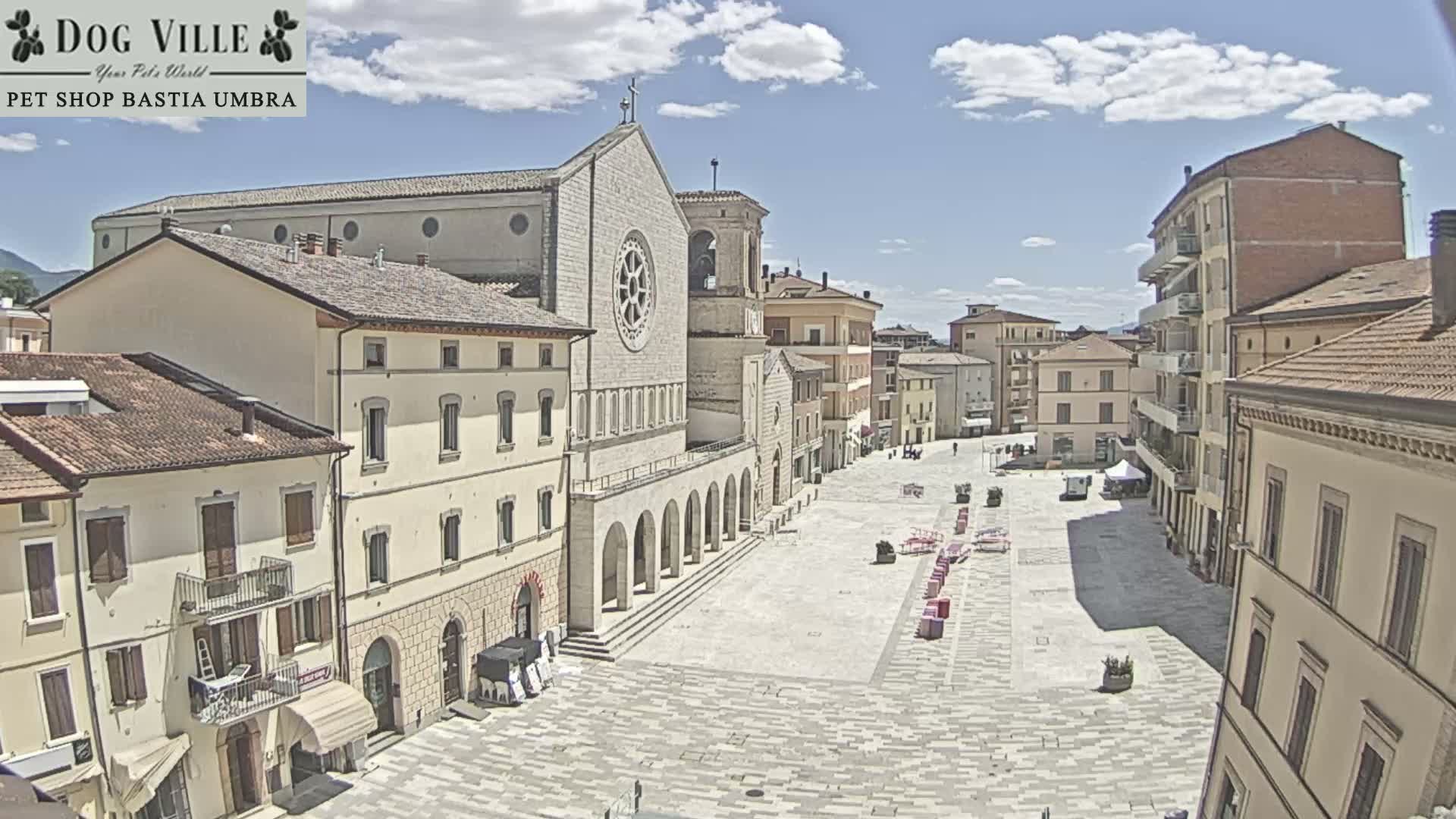 Bastia Umbra, Piazza Giuseppe Mazzini Square Live Cam - Perugia, Umbria, Italy