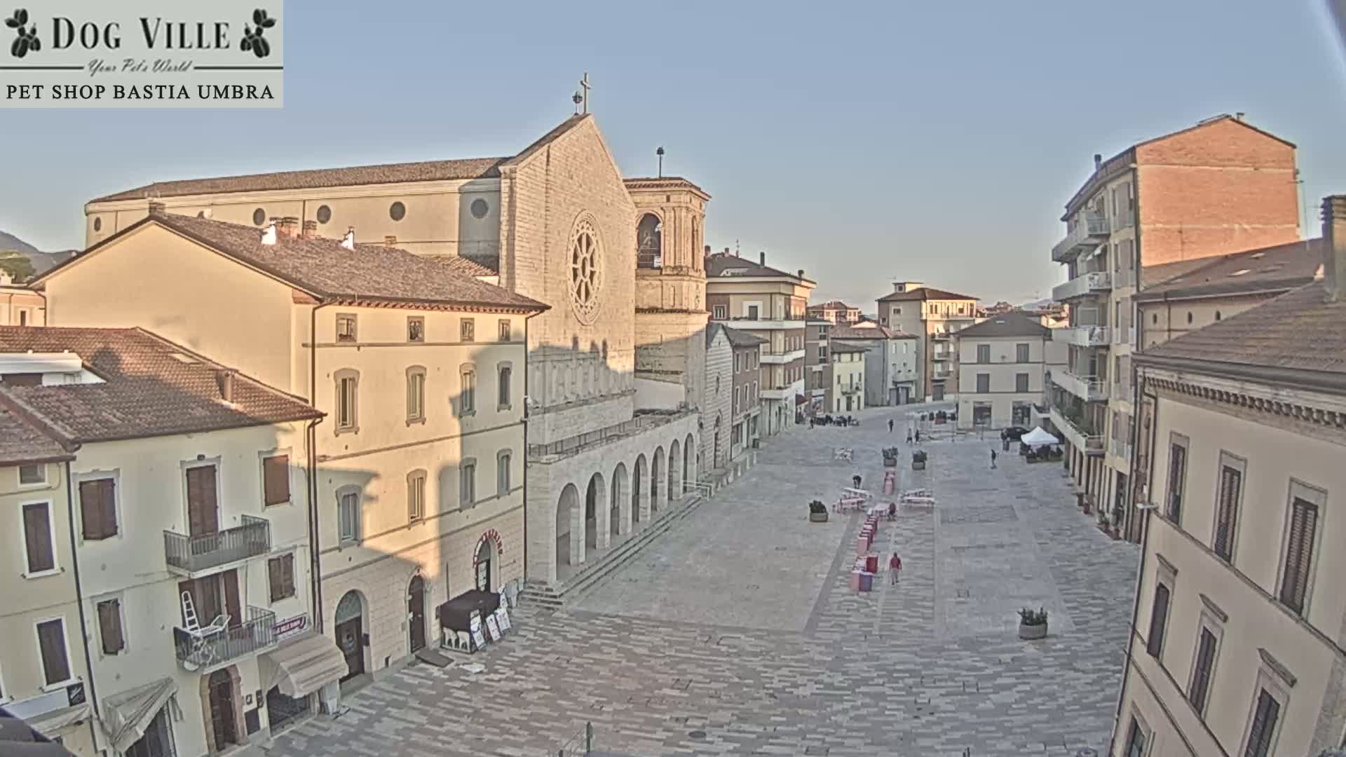 Bastia Umbra, Piazza Giuseppe Mazzini Square Live Cam - Perugia, Umbria, Italy