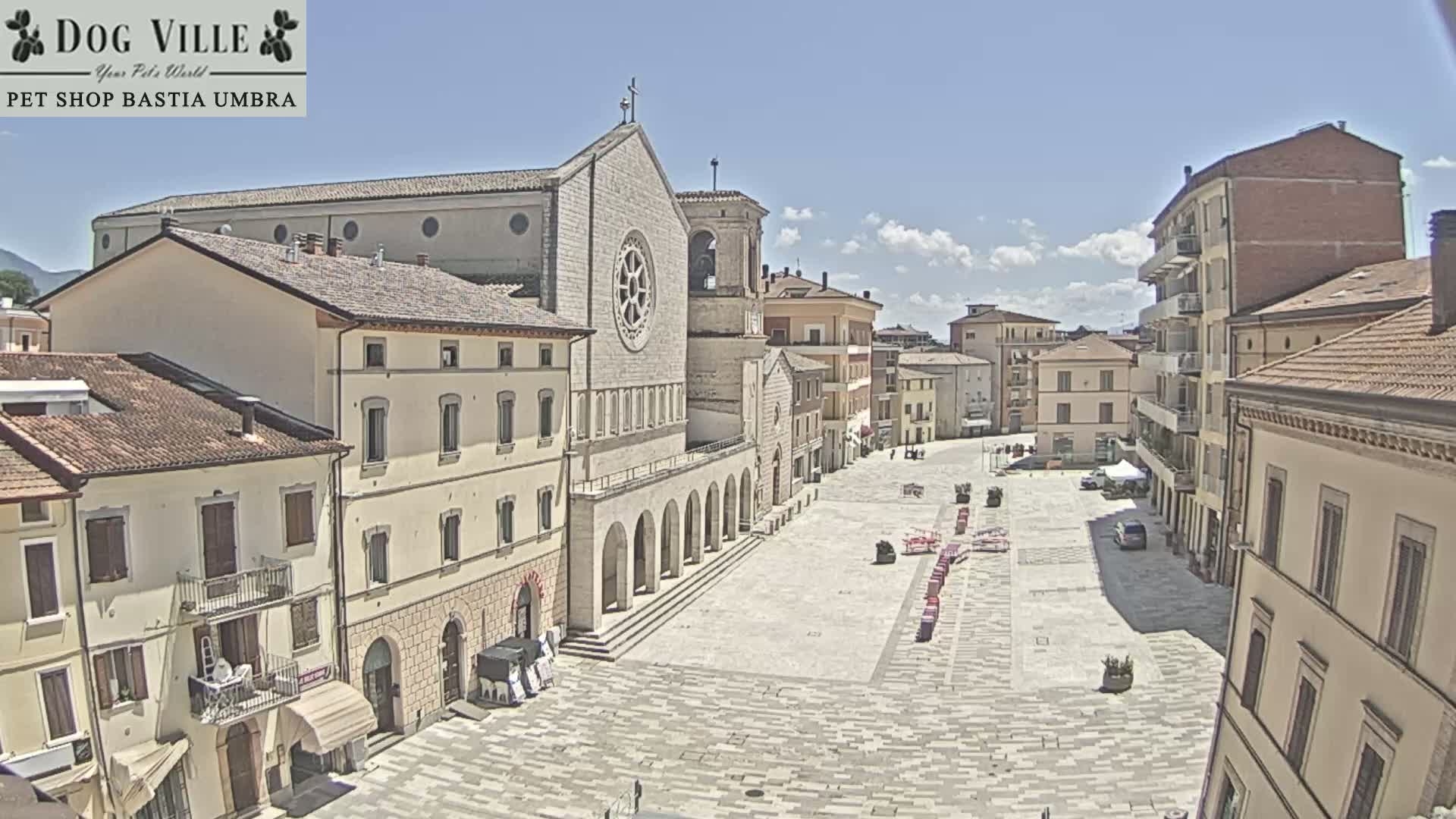 Bastia Umbra, Piazza Giuseppe Mazzini Square Live Cam - Perugia, Umbria, Italy