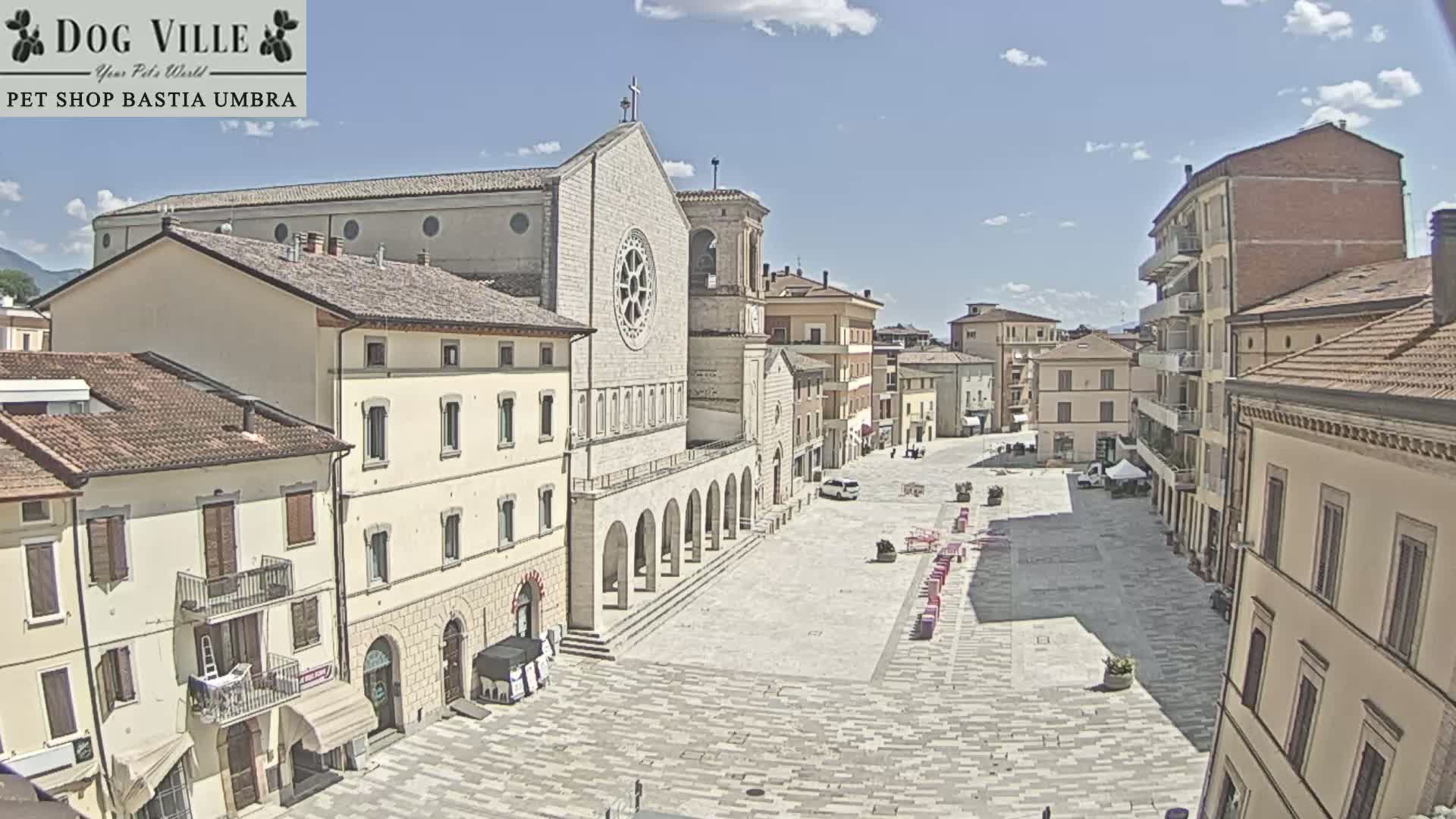 Bastia Umbra, Piazza Giuseppe Mazzini Square Live Cam - Perugia, Umbria, Italy