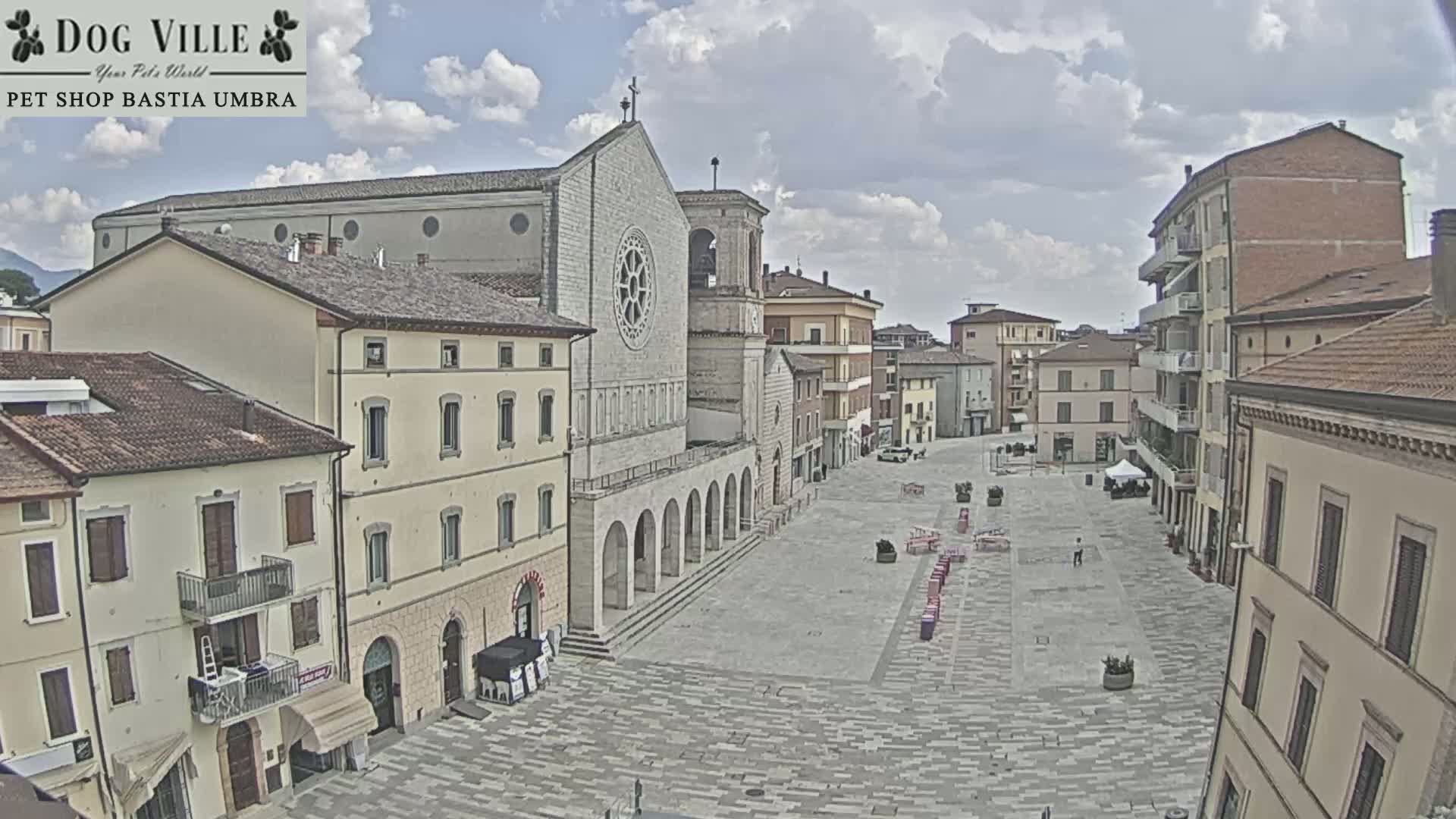 Bastia Umbra, Piazza Giuseppe Mazzini Square Live Cam - Perugia, Umbria, Italy