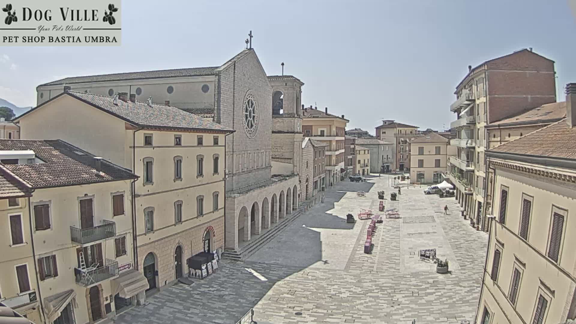 Bastia Umbra, Piazza Giuseppe Mazzini Square Live Cam - Perugia, Umbria, Italy