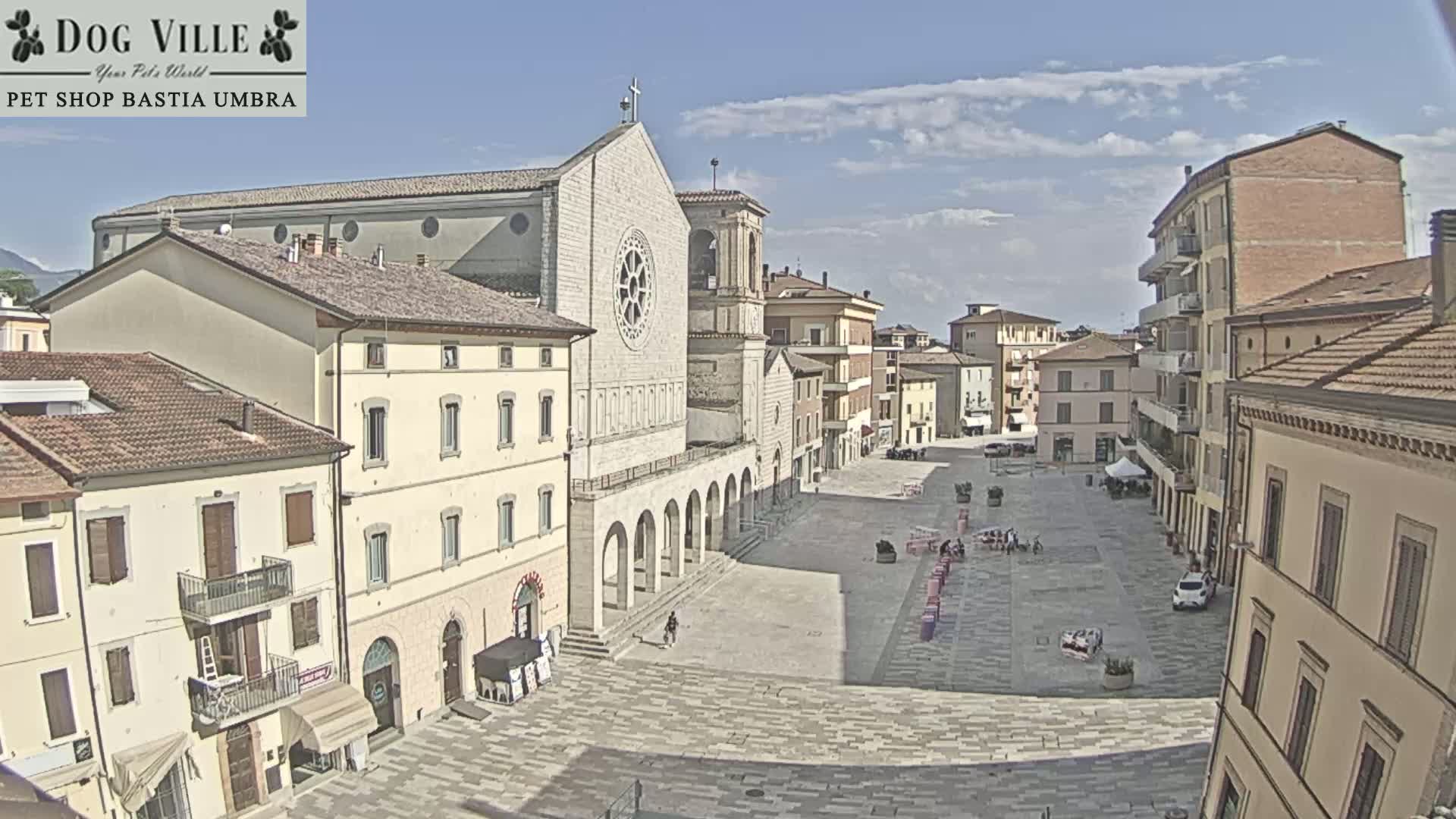 Bastia Umbra, Piazza Giuseppe Mazzini Square Live Cam - Perugia, Umbria, Italy