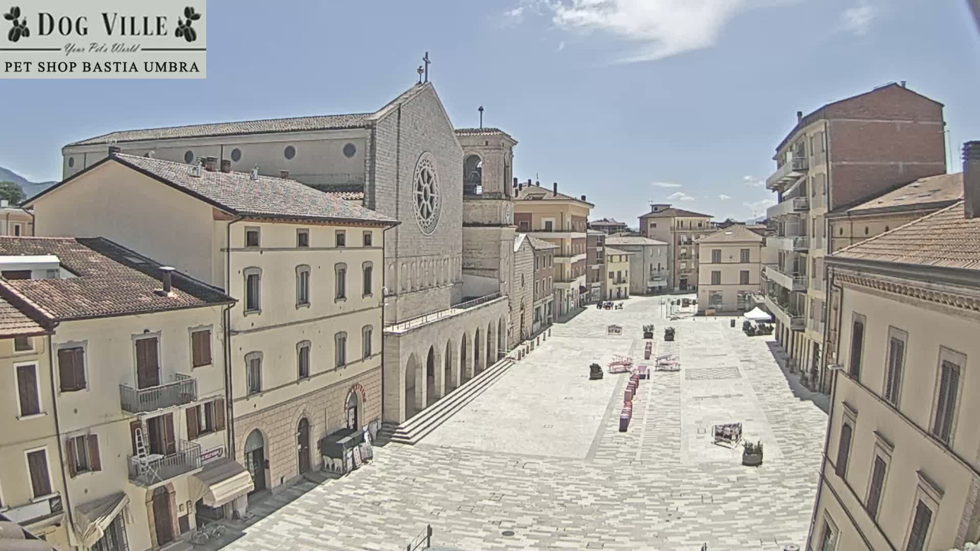 Bastia Umbra, Piazza Giuseppe Mazzini Square Live Cam - Perugia, Umbria, Italy