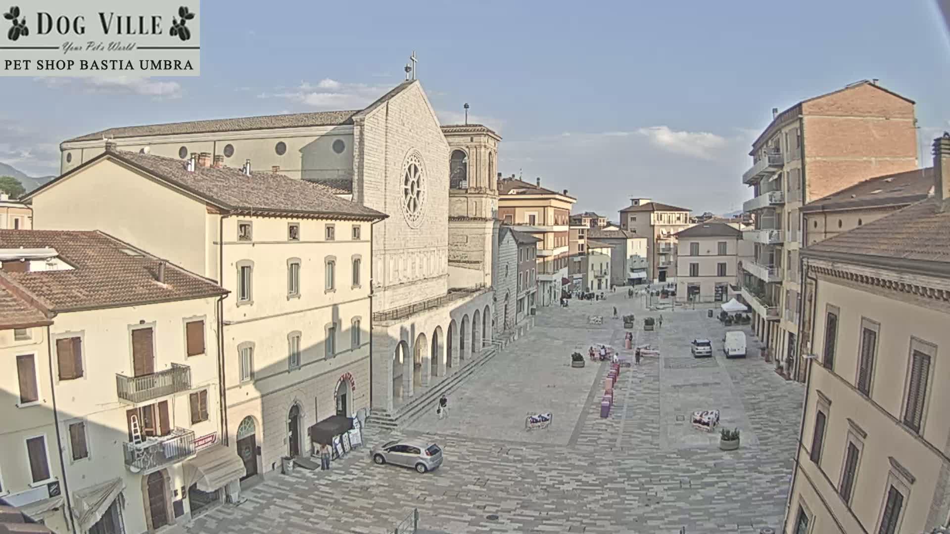 Bastia Umbra, Piazza Giuseppe Mazzini Square Live Cam - Perugia, Umbria, Italy