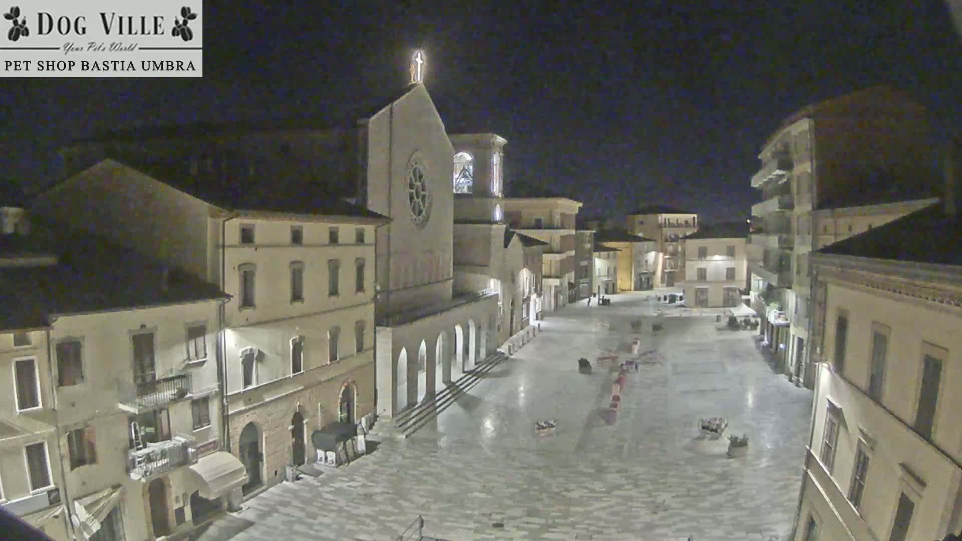Bastia Umbra, Piazza Giuseppe Mazzini Square Live Cam - Perugia, Umbria, Italy