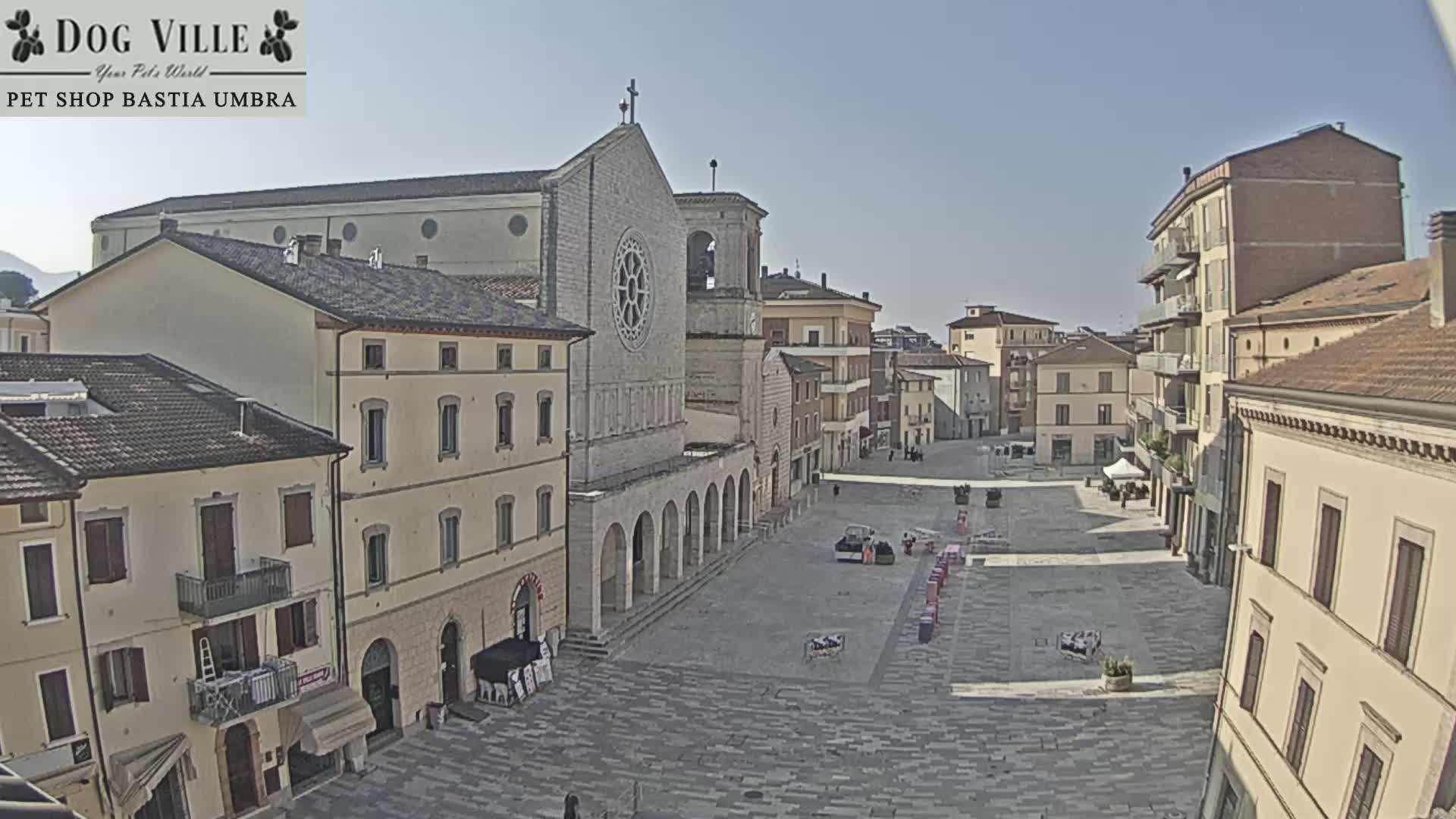 Bastia Umbra, Piazza Giuseppe Mazzini Square Live Cam - Perugia, Umbria, Italy