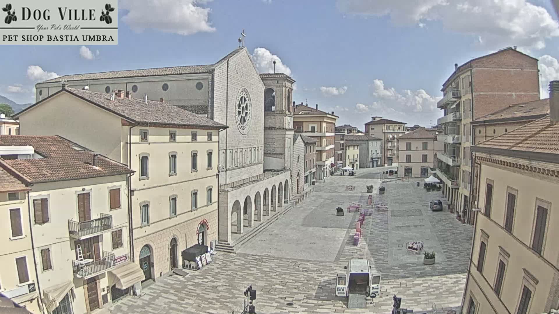 Bastia Umbra, Piazza Giuseppe Mazzini Square Live Cam - Perugia, Umbria, Italy