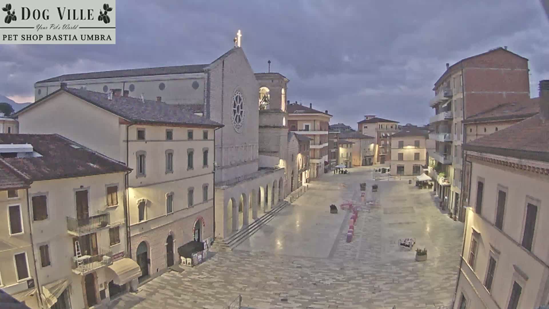 Bastia Umbra, Piazza Giuseppe Mazzini Square Live Cam - Perugia, Umbria, Italy