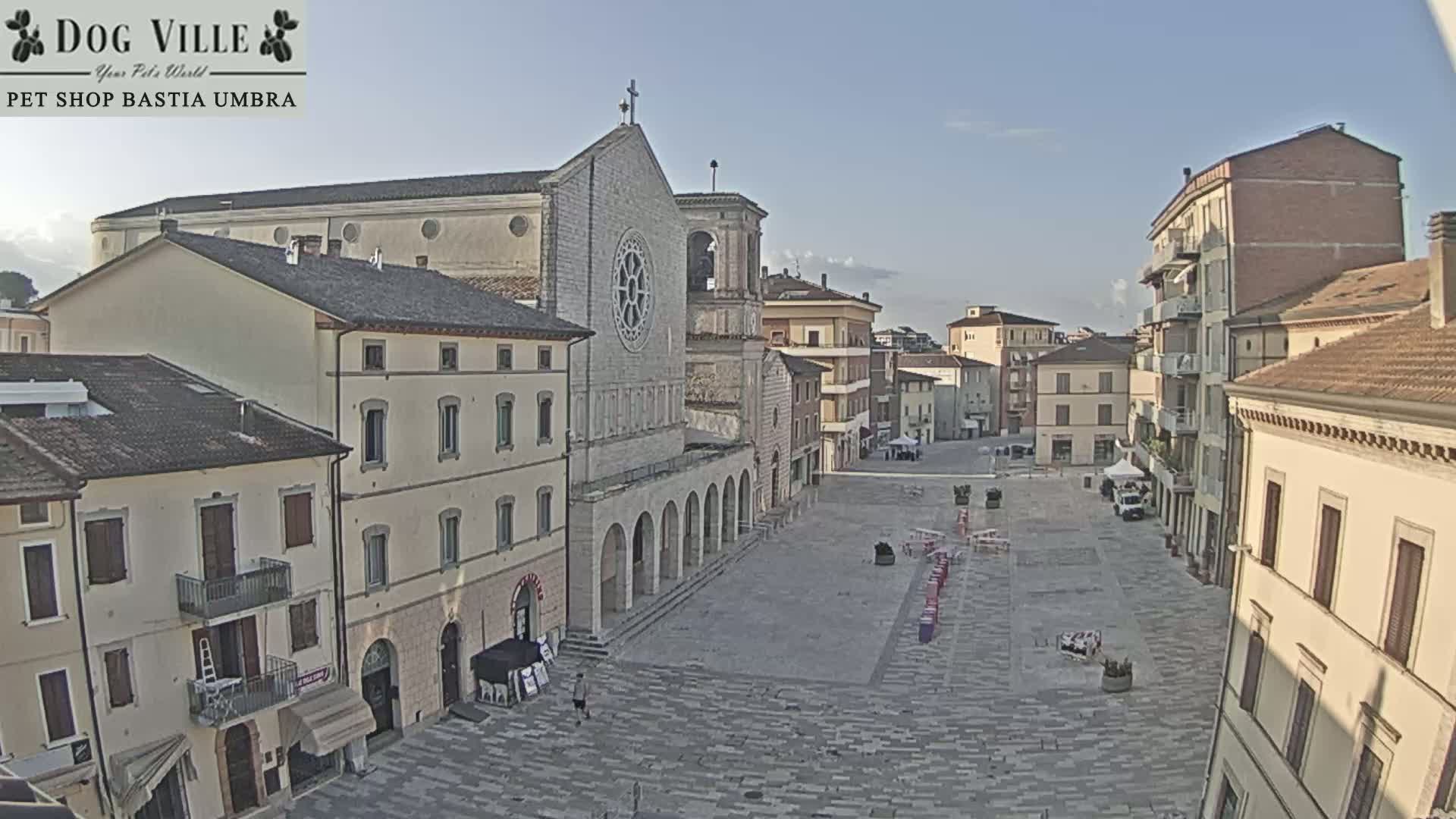 Bastia Umbra, Piazza Giuseppe Mazzini Square Live Cam - Perugia, Umbria, Italy