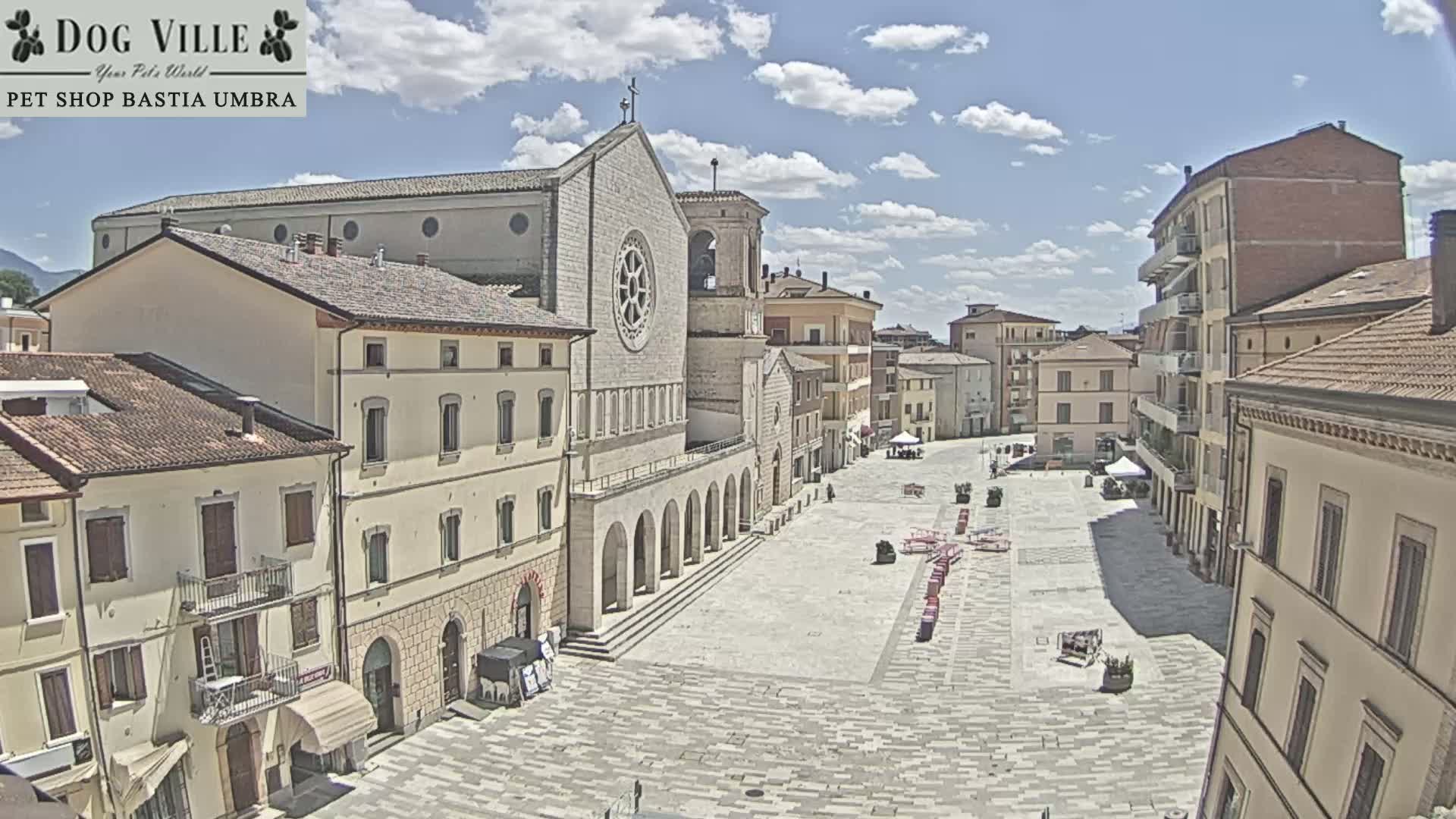 Bastia Umbra, Piazza Giuseppe Mazzini Square Live Cam - Perugia, Umbria, Italy