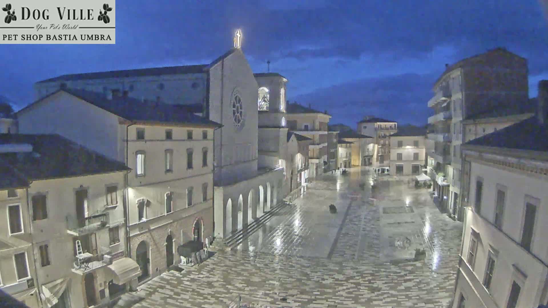 Bastia Umbra, Piazza Giuseppe Mazzini Square Live Cam - Perugia, Umbria, Italy