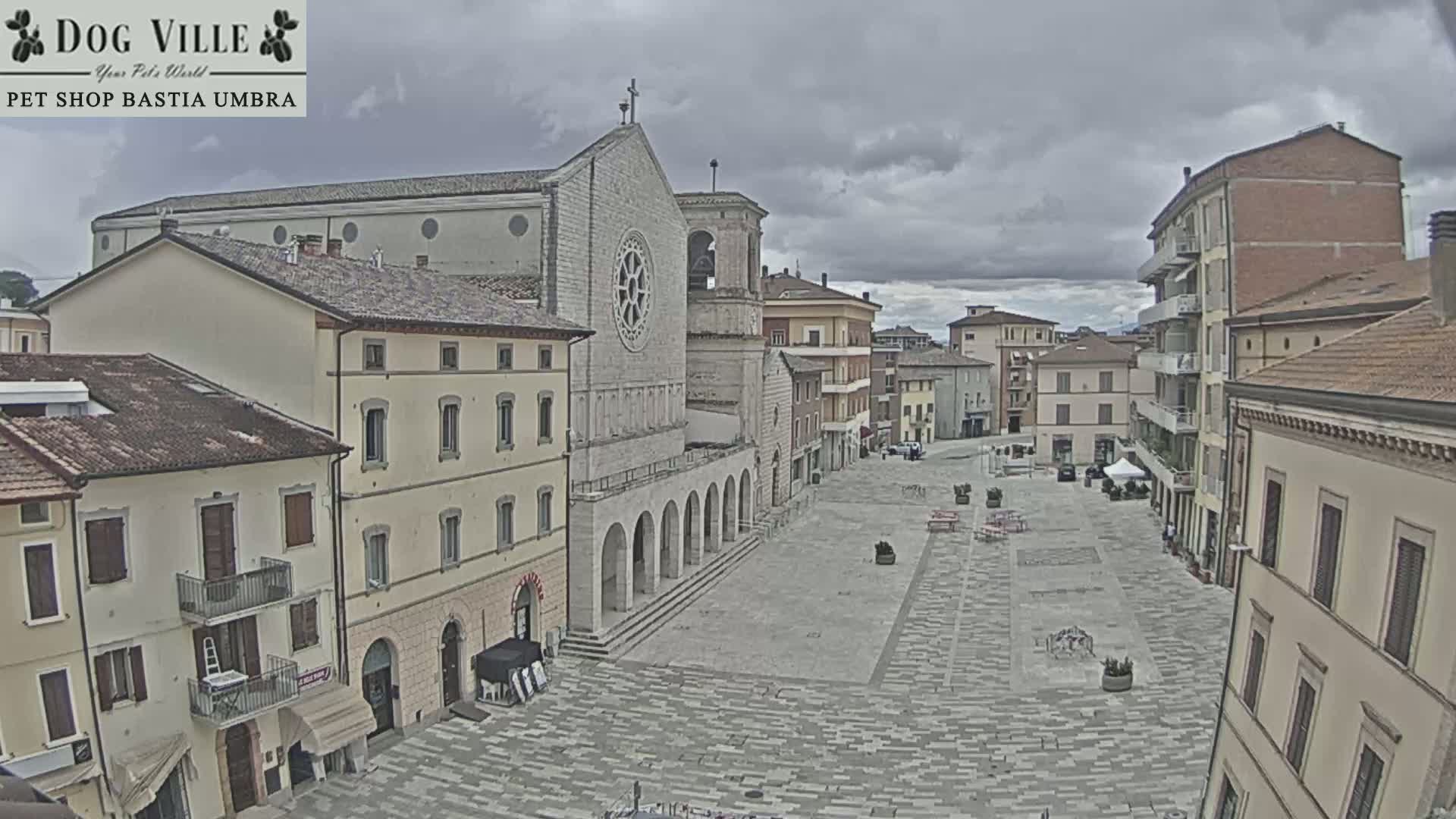 Bastia Umbra, Piazza Giuseppe Mazzini Square Live Cam - Perugia, Umbria, Italy