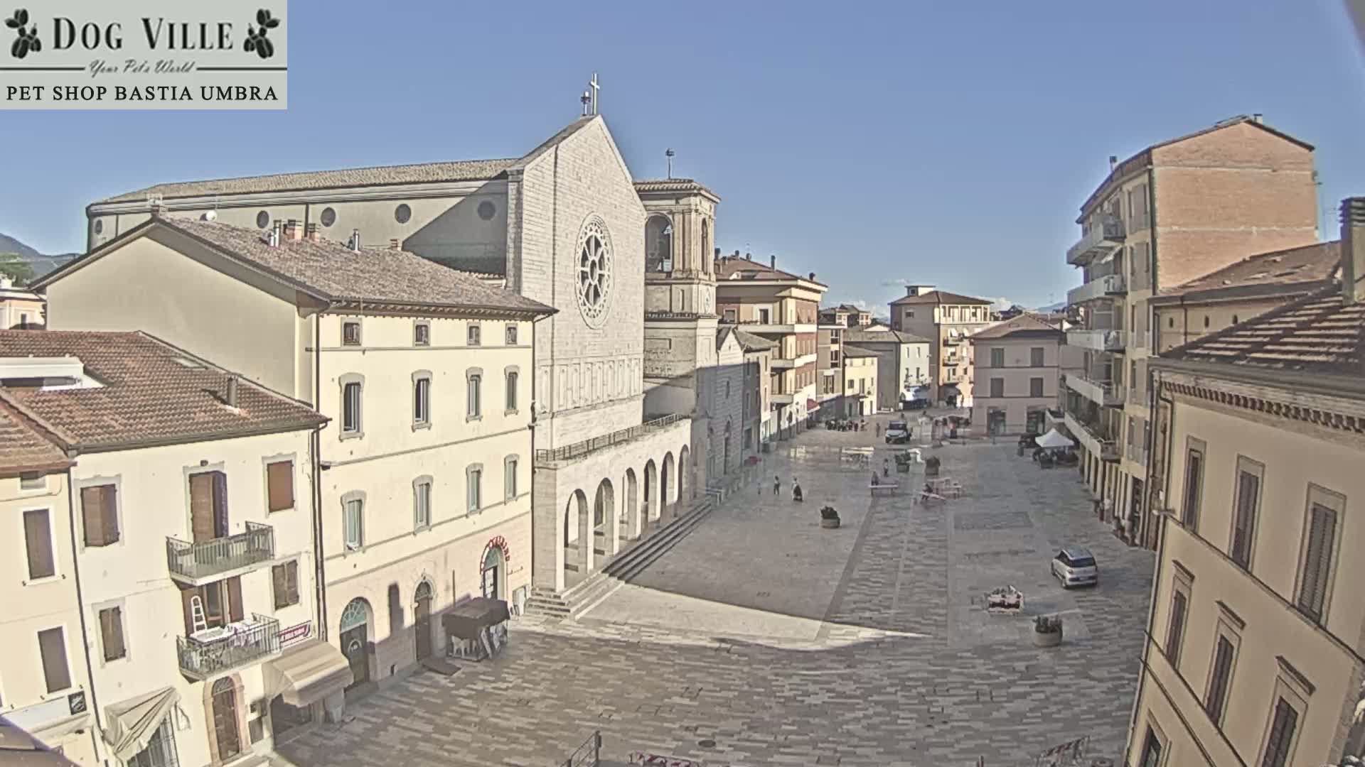 Bastia Umbra, Piazza Giuseppe Mazzini Square Live Cam - Perugia, Umbria, Italy