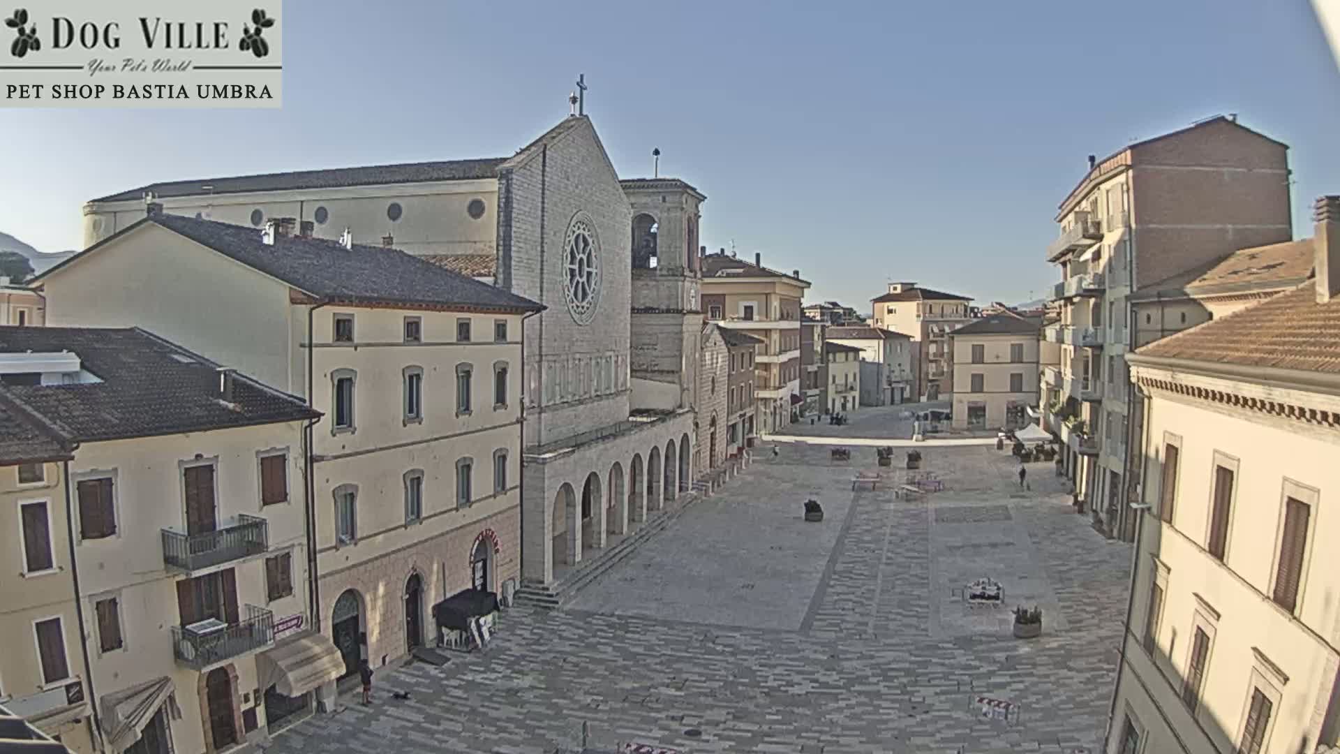 Bastia Umbra, Piazza Giuseppe Mazzini Square Live Cam - Perugia, Umbria, Italy