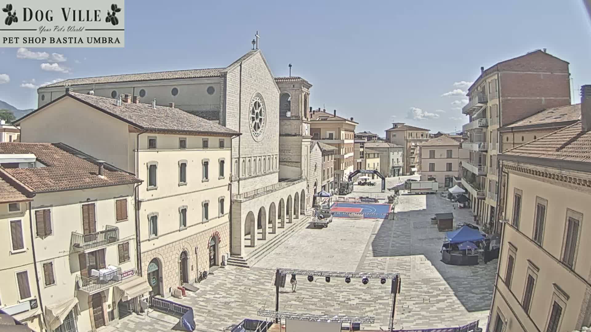 Bastia Umbra, Piazza Giuseppe Mazzini Square Live Cam - Perugia, Umbria, Italy
