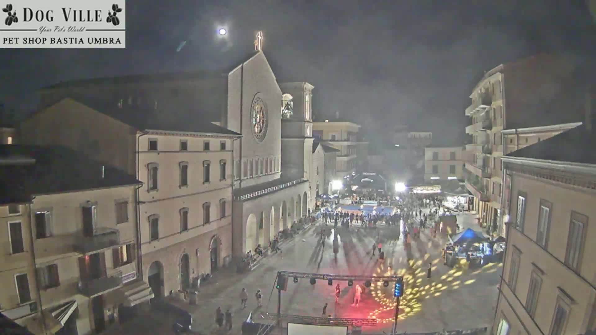 Bastia Umbra, Piazza Giuseppe Mazzini Square Live Cam - Perugia, Umbria, Italy