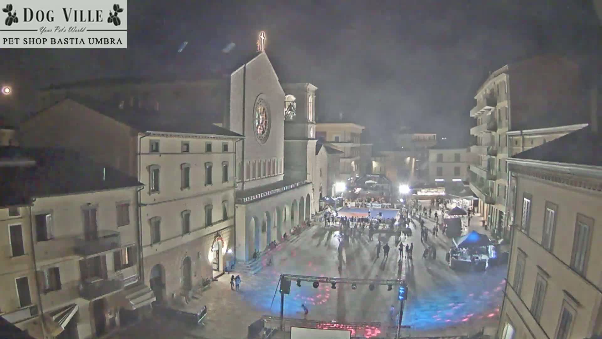 Bastia Umbra, Piazza Giuseppe Mazzini Square Live Cam - Perugia, Umbria, Italy