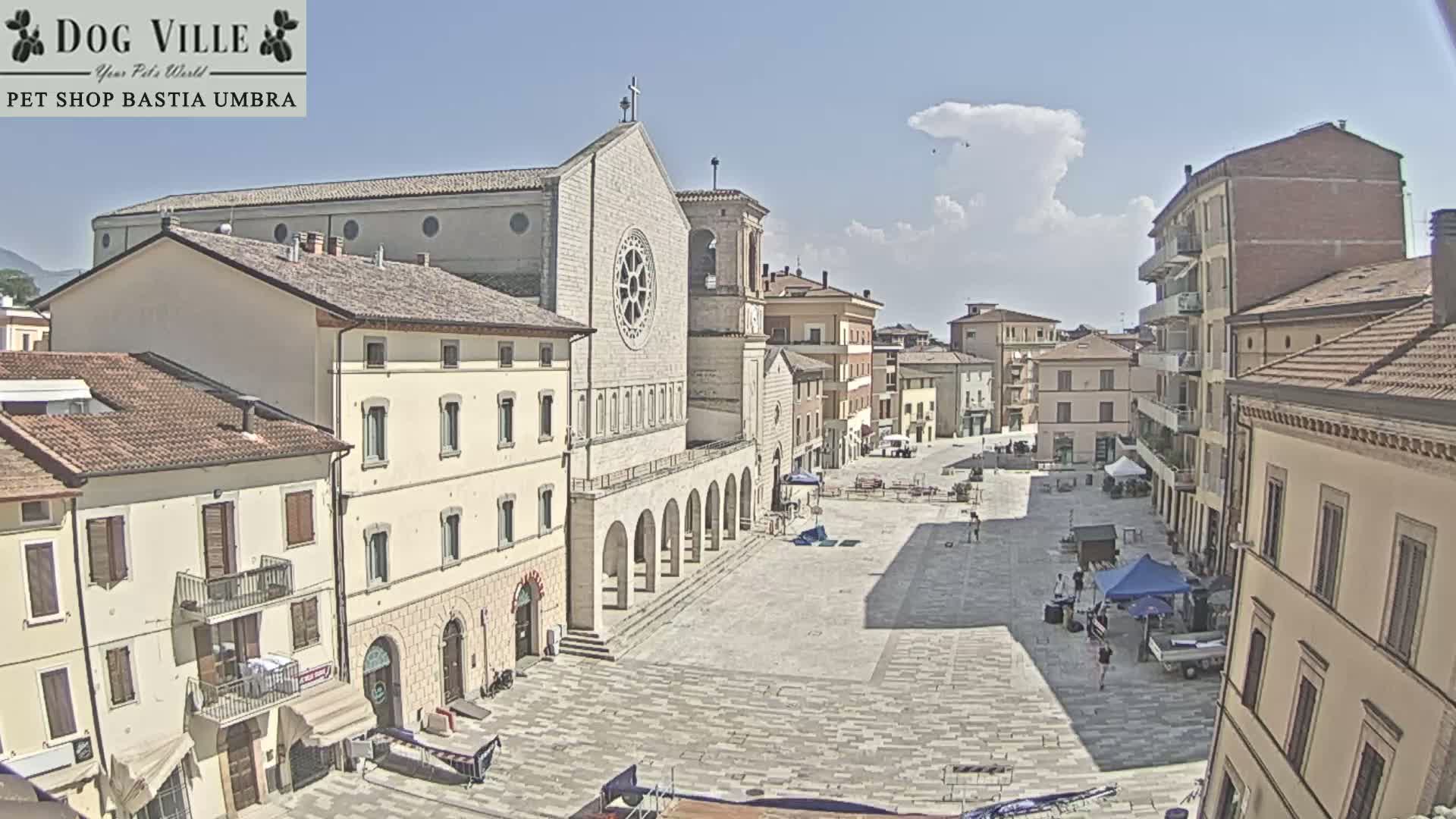 Bastia Umbra, Piazza Giuseppe Mazzini Square Live Cam - Perugia, Umbria, Italy