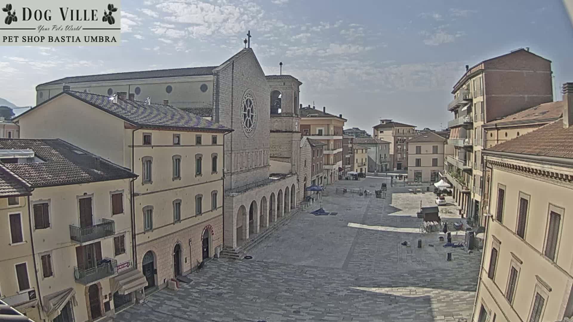 Bastia Umbra, Piazza Giuseppe Mazzini Square Live Cam - Perugia, Umbria, Italy