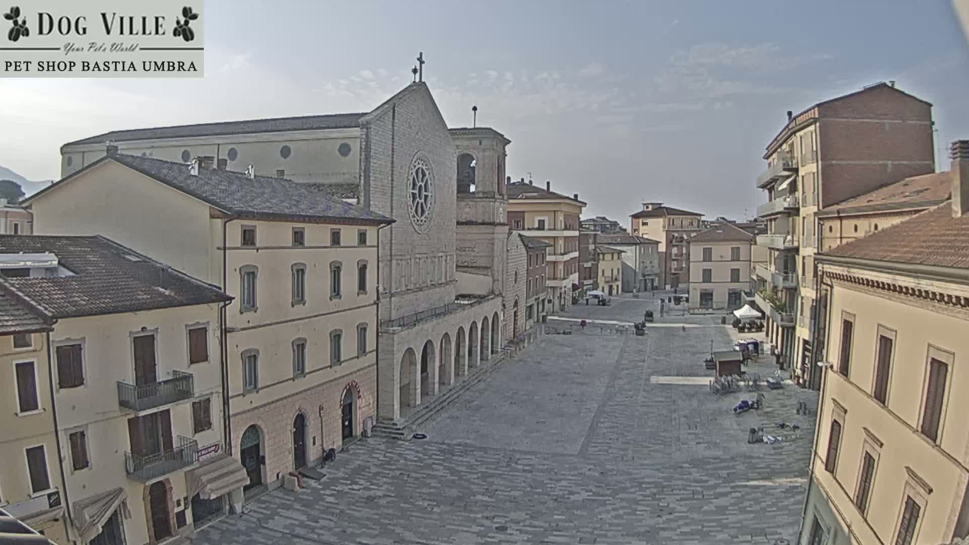 Bastia Umbra, Piazza Giuseppe Mazzini Square Live Cam - Perugia, Umbria, Italy