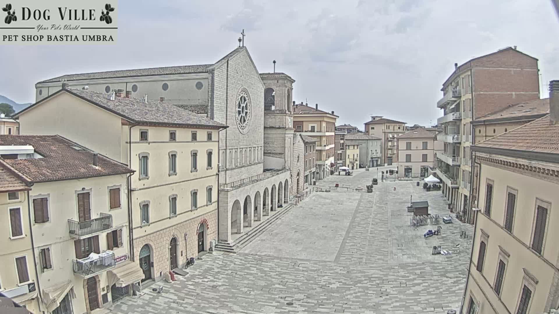 Bastia Umbra, Piazza Giuseppe Mazzini Square Live Cam - Perugia, Umbria, Italy