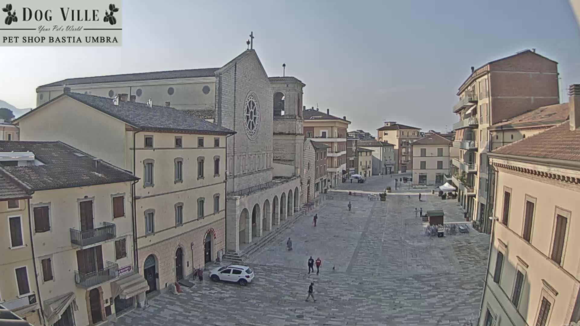 Bastia Umbra, Piazza Giuseppe Mazzini Square Live Cam - Perugia, Umbria, Italy