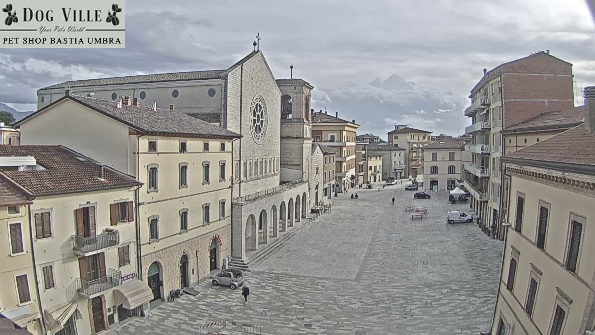 Bastia Umbra, Piazza Giuseppe Mazzini Square Live Cam - Perugia, Umbria, Italy