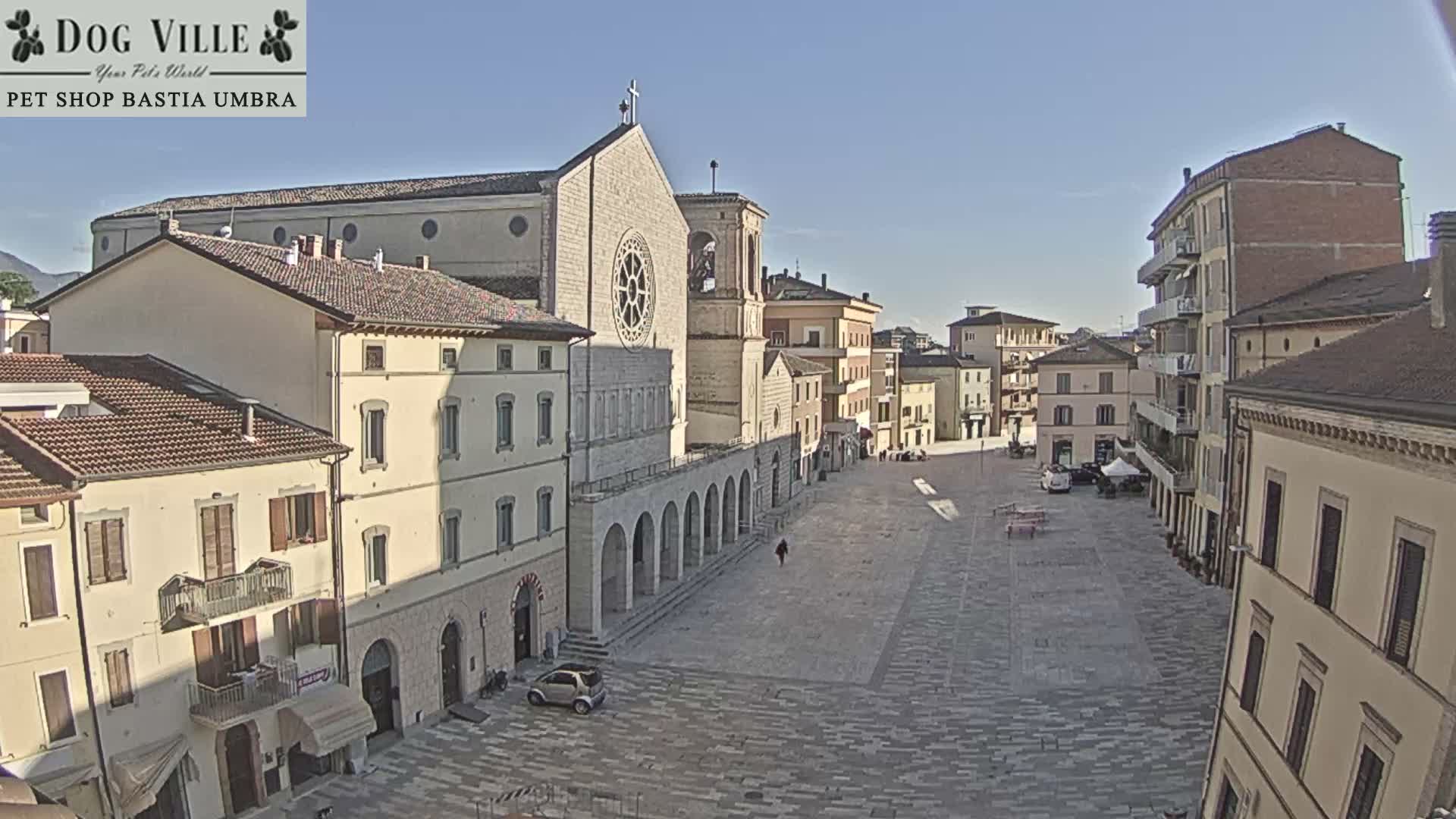 Bastia Umbra, Piazza Giuseppe Mazzini Square Live Cam - Perugia, Umbria, Italy