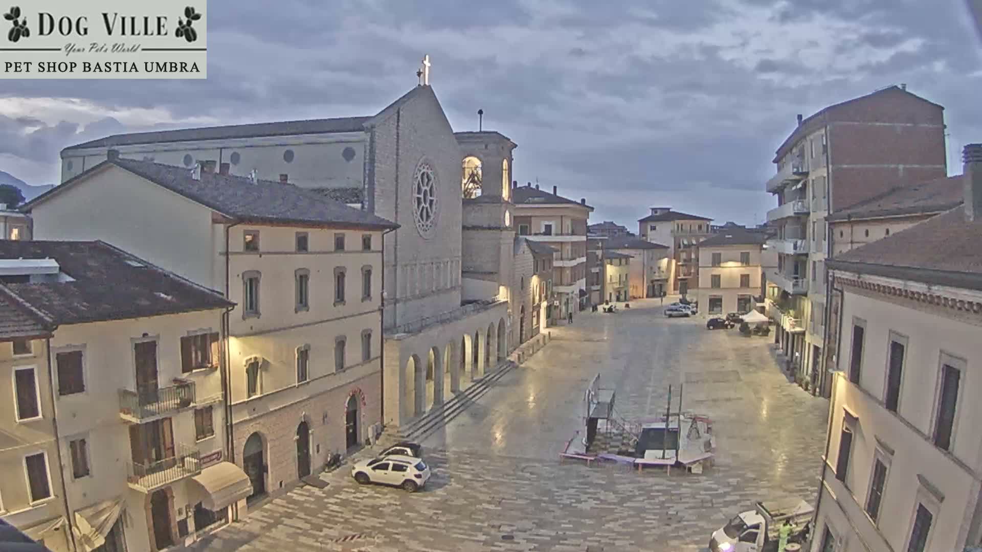 Bastia Umbra, Piazza Giuseppe Mazzini Square Live Cam - Perugia, Umbria, Italy