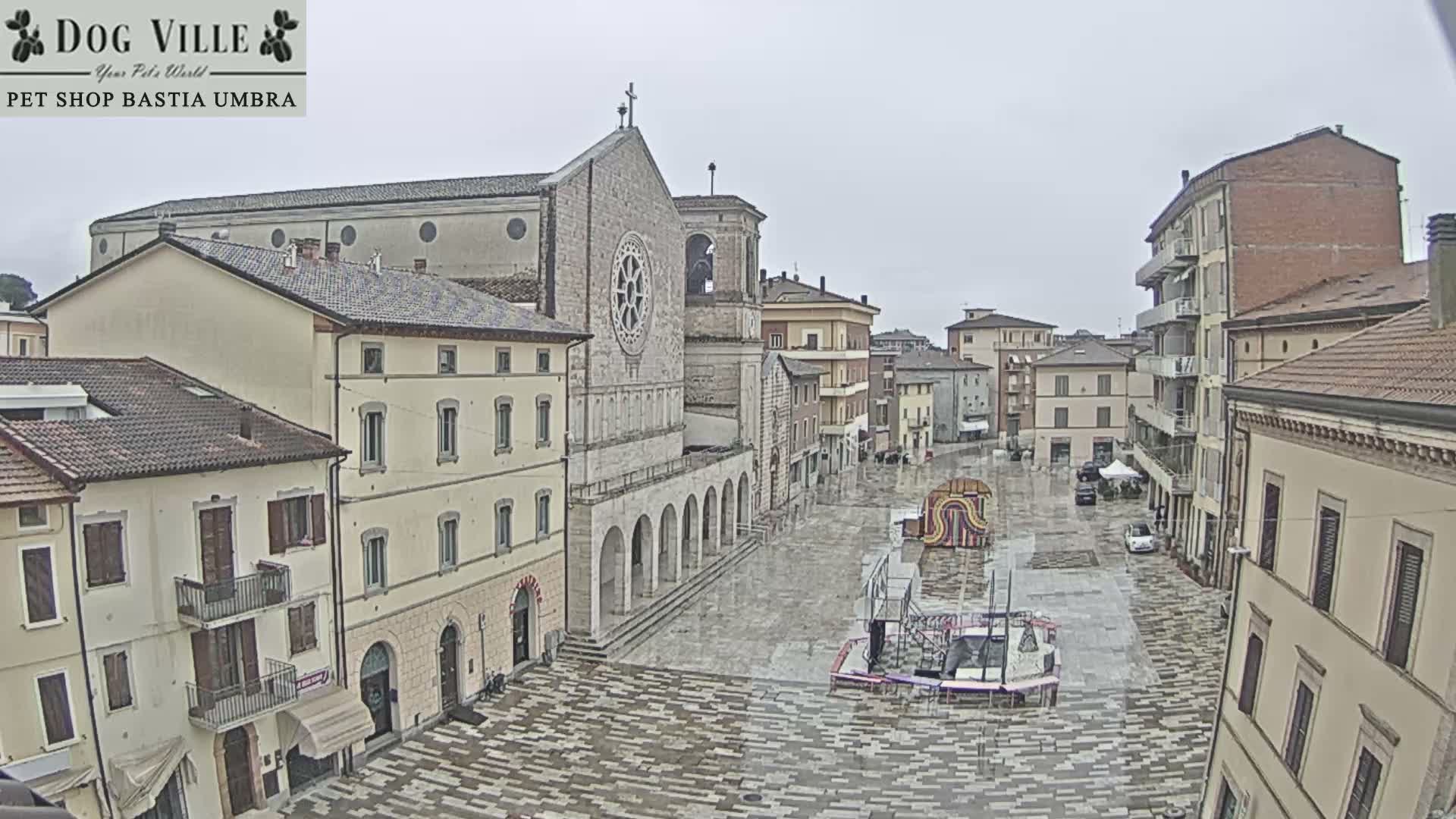 Bastia Umbra, Piazza Giuseppe Mazzini Square Live Cam - Perugia, Umbria, Italy