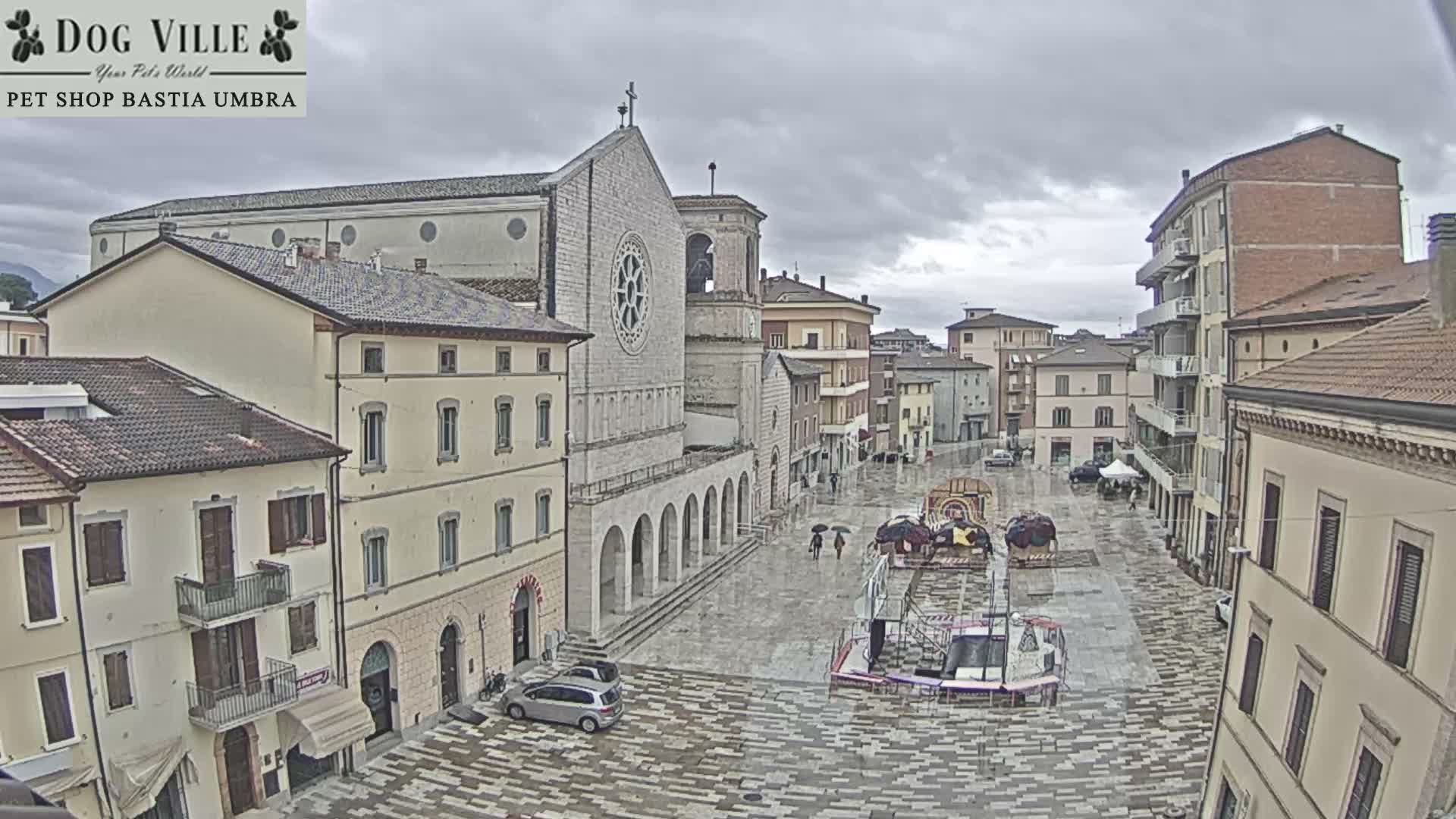 Bastia Umbra, Piazza Giuseppe Mazzini Square Live Cam - Perugia, Umbria, Italy
