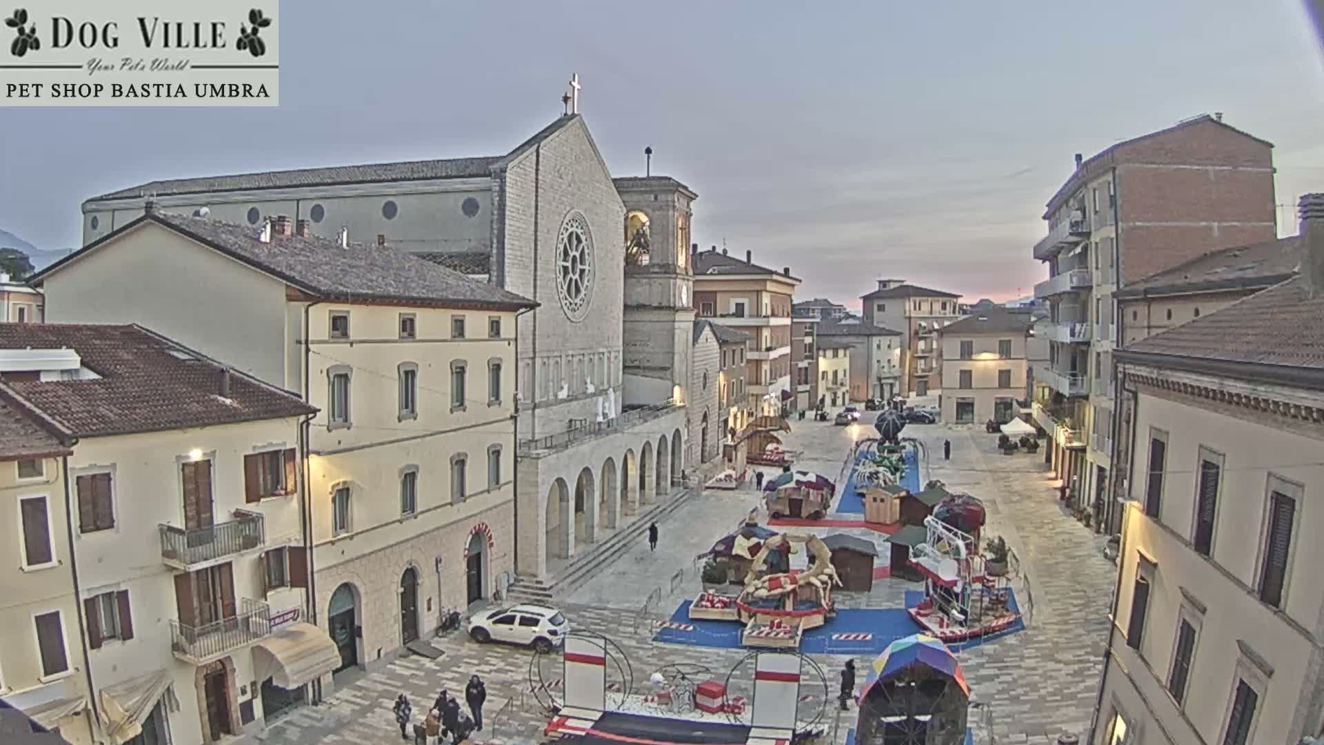 Bastia Umbra, Piazza Giuseppe Mazzini Square Live Cam - Perugia, Umbria, Italy
