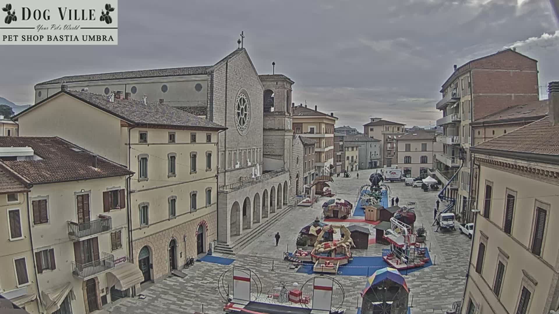 Bastia Umbra, Piazza Giuseppe Mazzini Square Live Cam - Perugia, Umbria, Italy