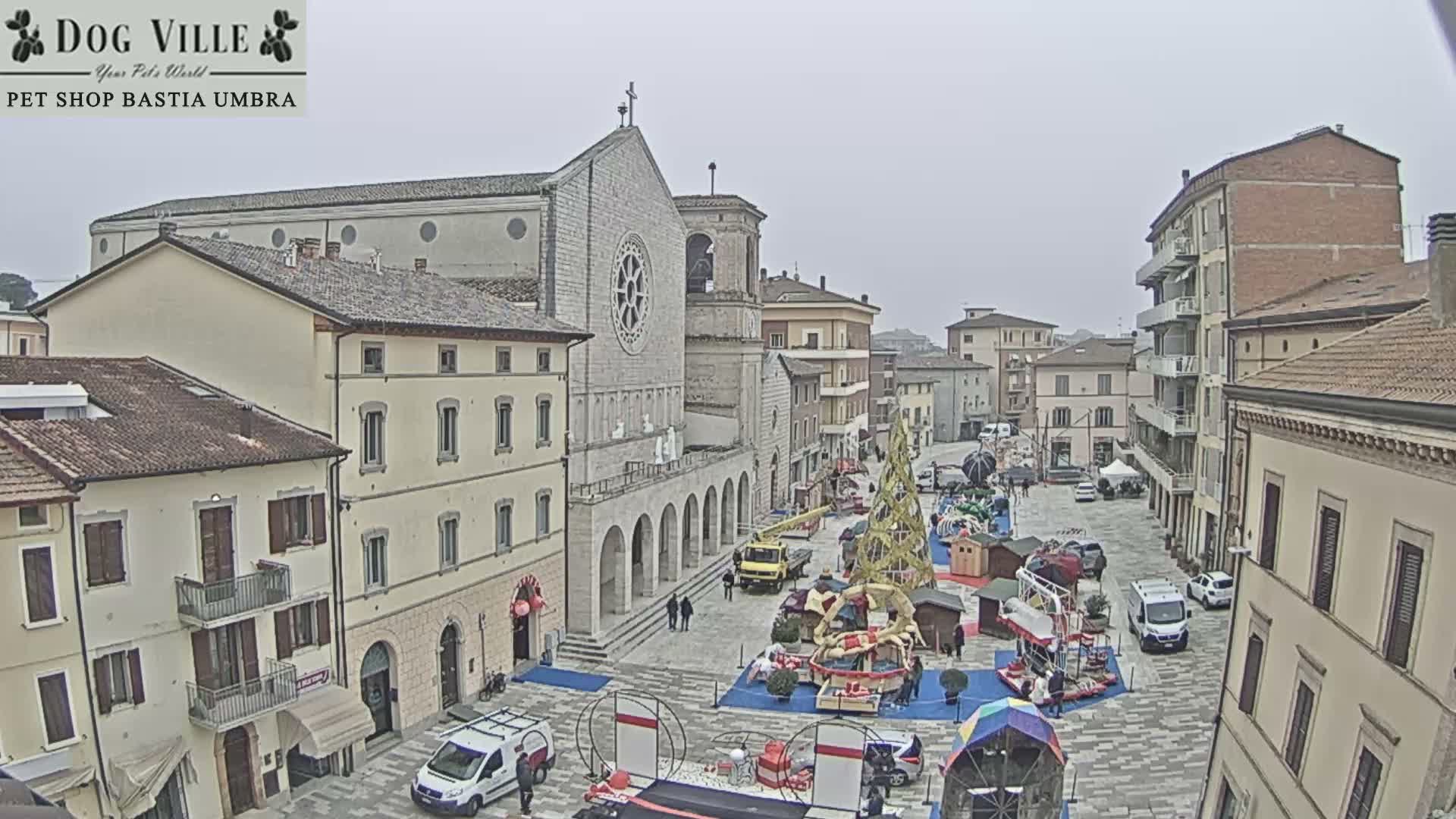 Bastia Umbra, Piazza Giuseppe Mazzini Square Live Cam - Perugia, Umbria, Italy