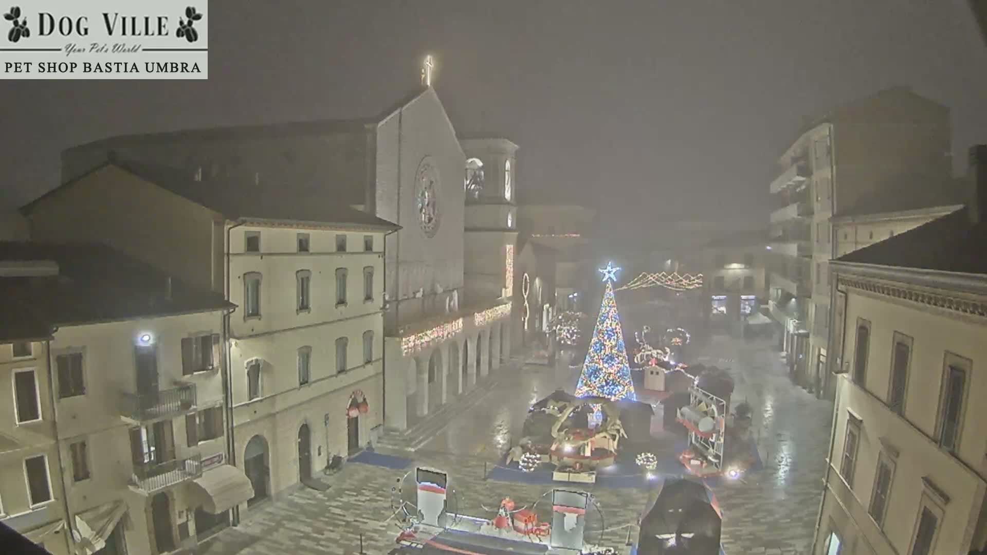 Bastia Umbra, Piazza Giuseppe Mazzini Square Live Cam - Perugia, Umbria, Italy