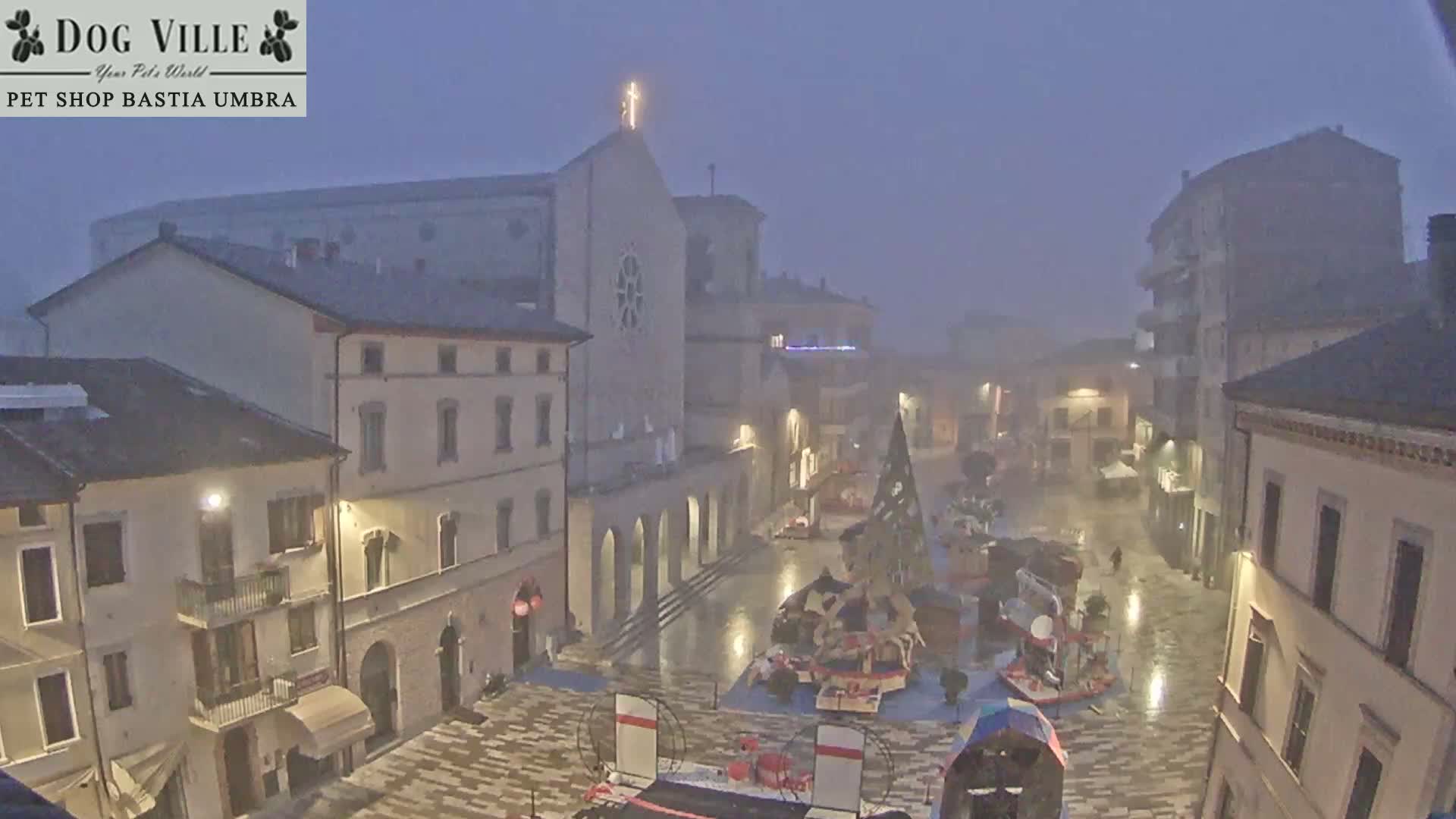 Bastia Umbra, Piazza Giuseppe Mazzini Square Live Cam - Perugia, Umbria, Italy