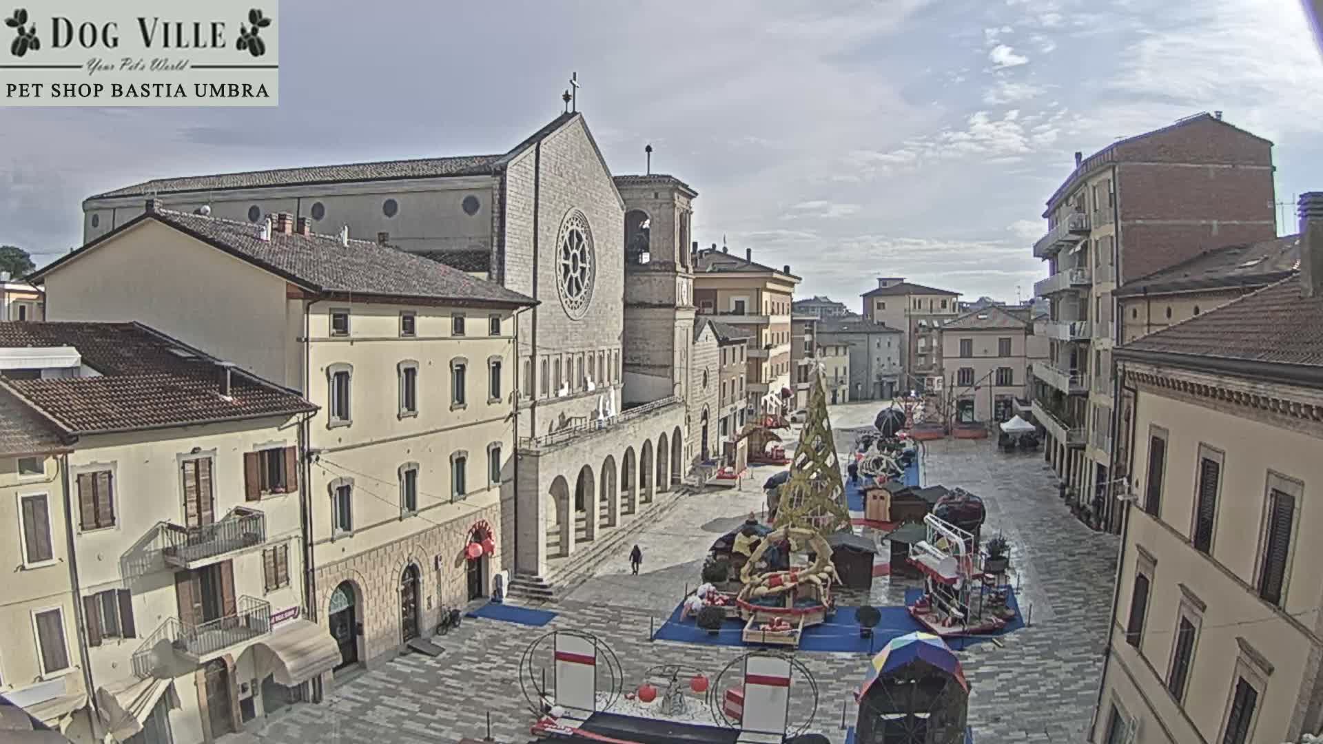 Bastia Umbra, Piazza Giuseppe Mazzini Square Live Cam - Perugia, Umbria, Italy