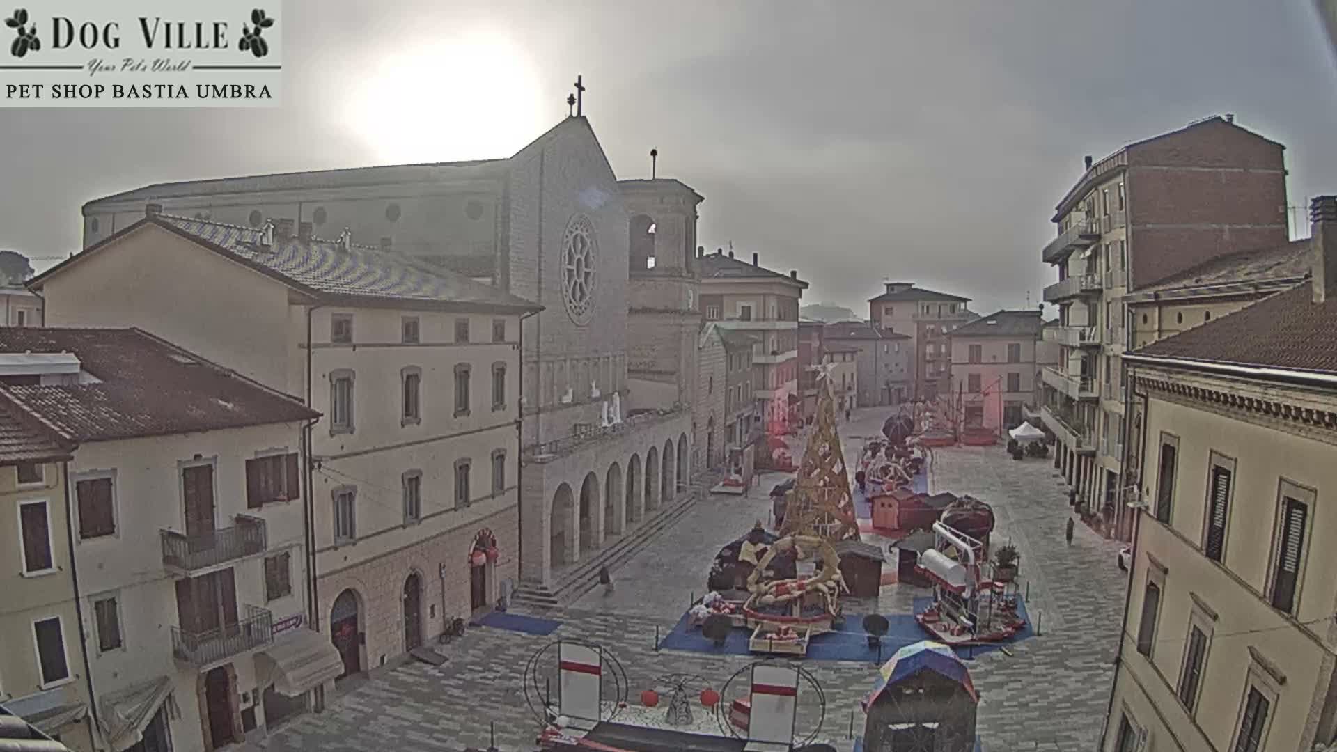 Bastia Umbra, Piazza Giuseppe Mazzini Square Live Cam - Perugia, Umbria, Italy