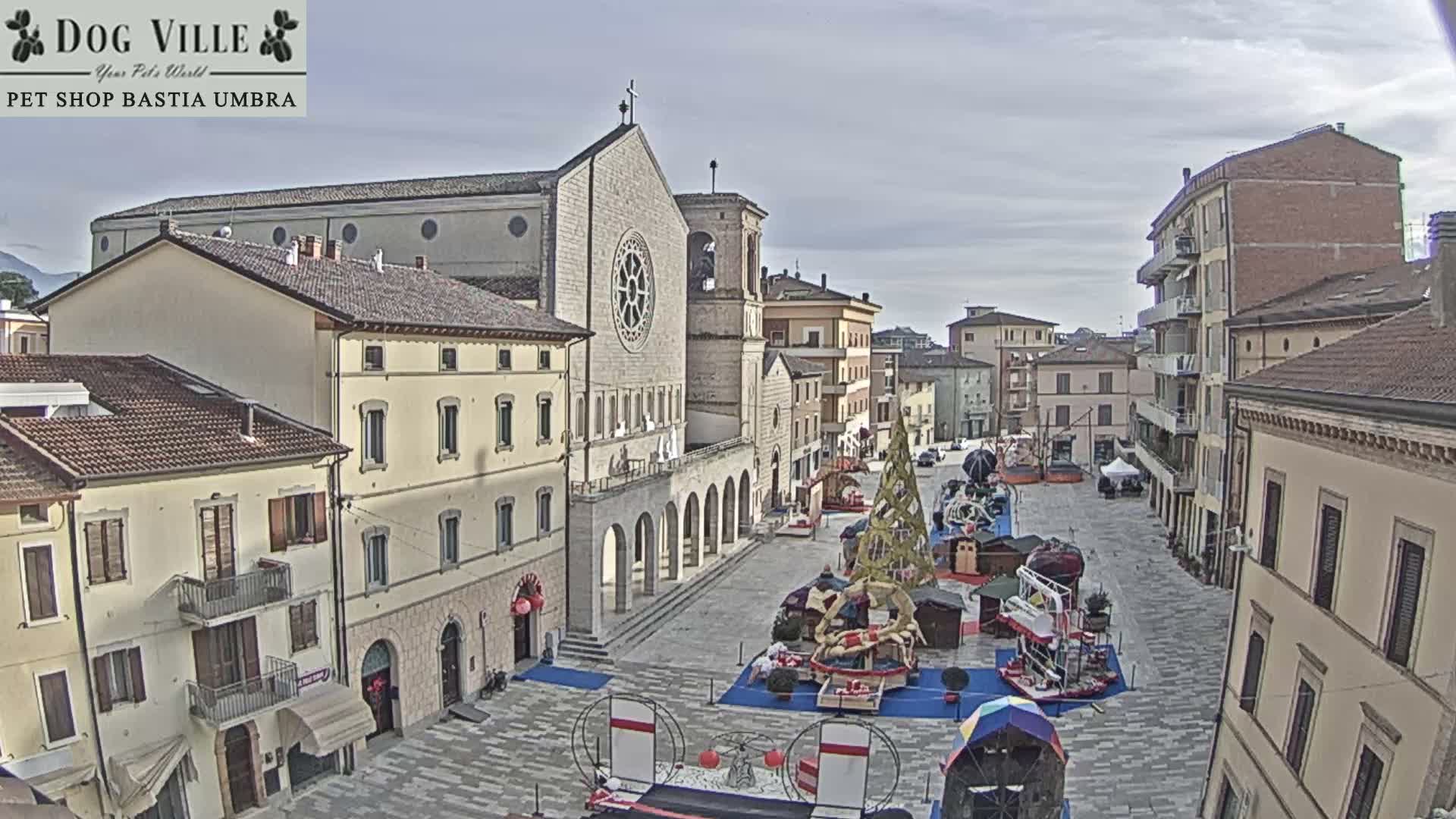 Bastia Umbra, Piazza Giuseppe Mazzini Square Live Cam - Perugia, Umbria, Italy