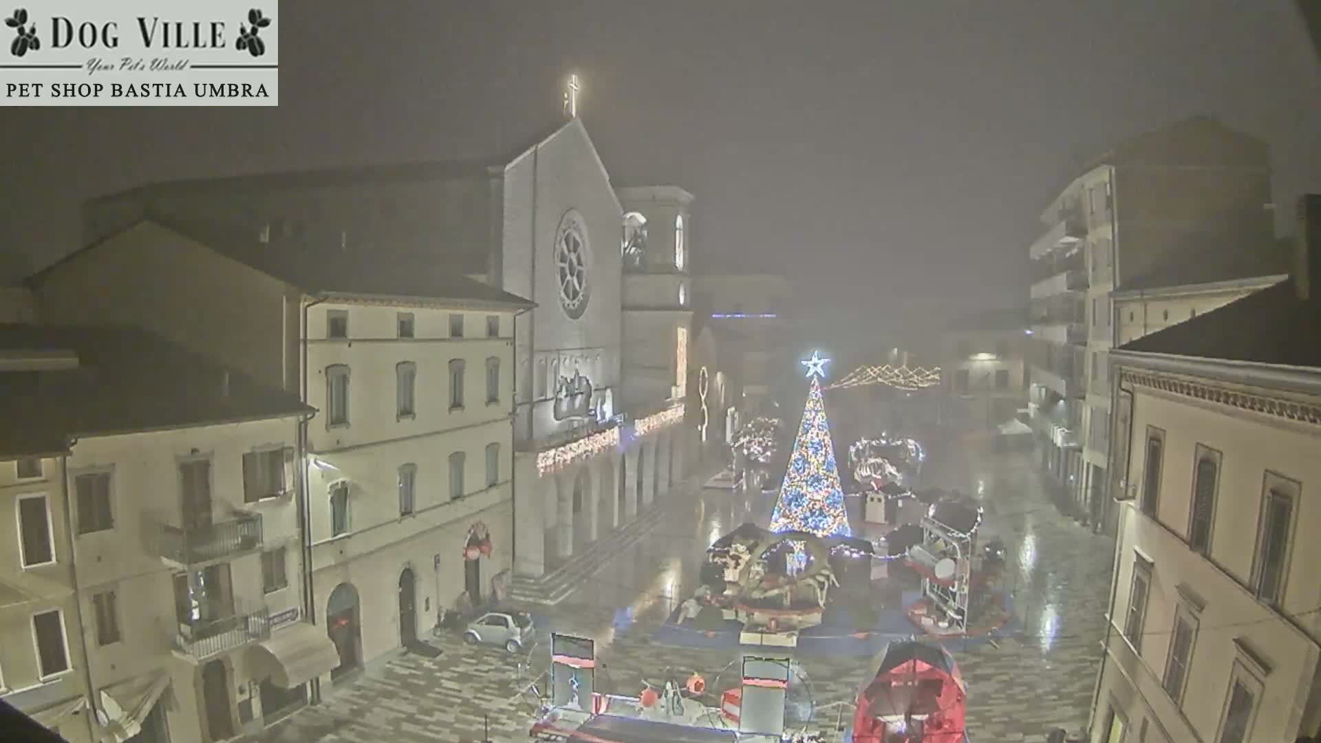 Bastia Umbra, Piazza Giuseppe Mazzini Square Live Cam - Perugia, Umbria, Italy